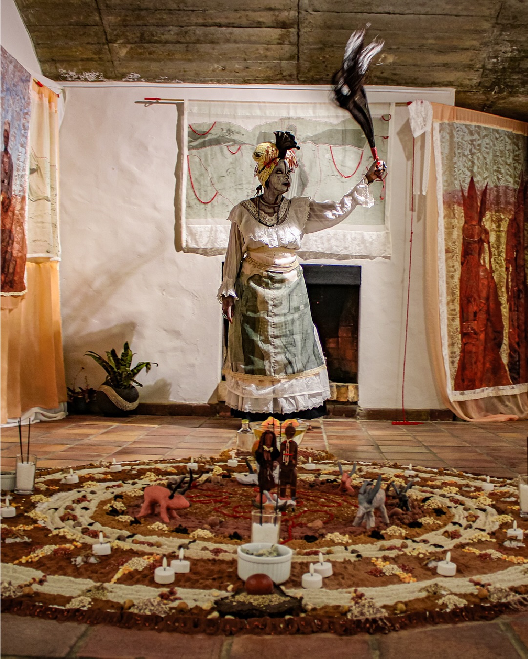 Title: Eshina Lyo Ku Topa Topa/Typewriter
Artist: Tuli Mekondjo @tuliphoenix
Exhibition: Stellenbosch Triennale 2025 On the Cusp
In “Eshina lyo ku topa topa/Typewriter,” Tuli Mekondjo stages a performative ceremony that honours her Namibian women ancestors. In the performance, a moment of colonial communication is transformed into a space of ancestral honouring, drawing inspiration from the German colonial era in Namibia (1884-1919).
View Mekondjo’s installation at Oude Libertas until the 30th of April. For the full artist statement, visit www.stellenboschtriennale.com/artworks/eshina-lyo-ku-topa-topa-typewriter
©️Images by @jumpinthegun_creative
#ST25 #ST2025 #StellenboschTriennale #StellenboschTriennale2025 #TuliMekondjo #ArtInstallation