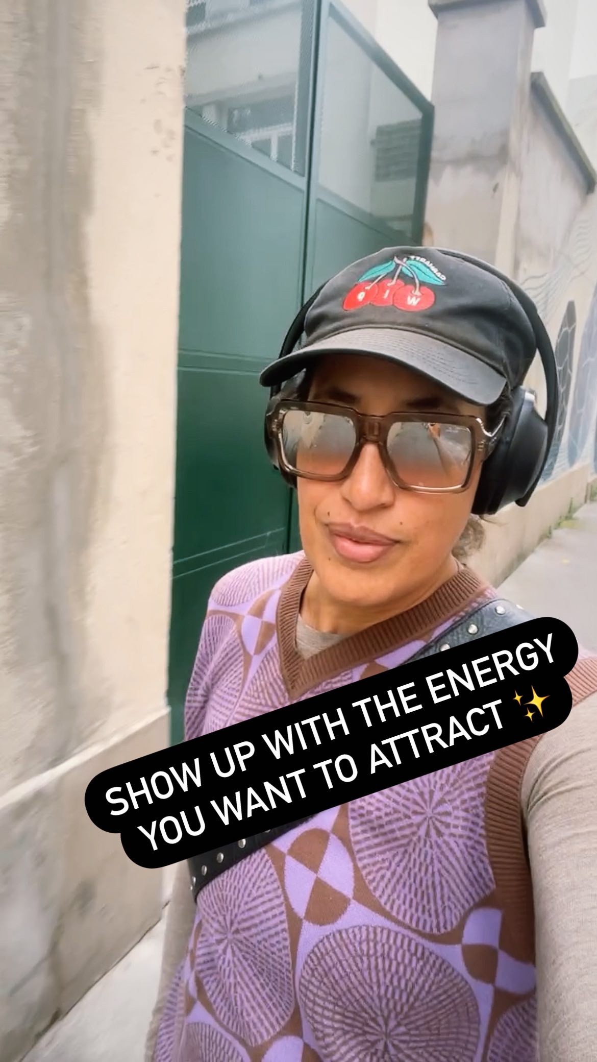 The first rule of Manifestation Club is: ✨Like Attracts Like ✨ So if you want to attract a partner who has positive, uplifting, magnetic energy, the only way to do that authentically is to embody and live your life with that same energy. Like attracts like. This doesn’t mean repressing your negative emotions though, oh heck no, it means being able to sit with and navigate through these emotions, while intentionally continuing to work towards raising your vibrational frequency. No one wants to go on a date with an energy drainer, let alone build a life with them, right? So how can you raise your energetic frequency on a practical level? + Start reading up on energy and vibrational frequencies. Your personal energetic frequency is having an impact on your whole life, whether you’re aware of that or not. So learning about it and how you can work with it is going to have a massive positive impact on your life. + Become aware of all the available tools you can access to raise your energetic frequency such as: journaling meditation a solid gratitude practice prioritising moments of joy finding a community of like-minded folks to connect with visualisation affirmations etc Once you start digging into energy healing, you may find your dating life starts vibrating on the highest frequencies 🪐✨ #profilepictures #datingprofile #datingtipsformen #datingtips #profilepic #tinderpics #datingapps #heysaturday #tinderpicsfordays #reelsinstagram #energyhealing #manifestation #vibrationalhealing