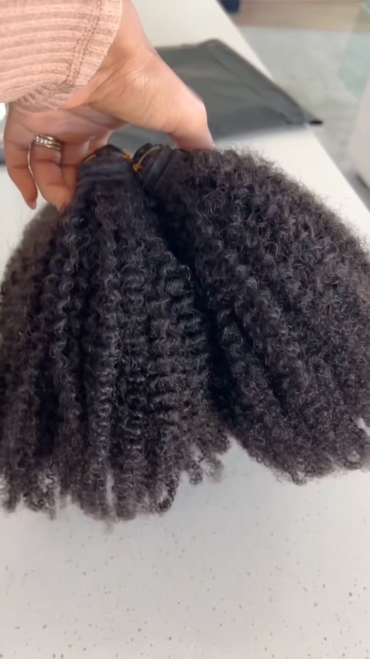 When you order from us, we make sure your hair is washed and ready to style when you receive it! ✨
Texture - For Kinks 14” wefts
#naturalhairextensions