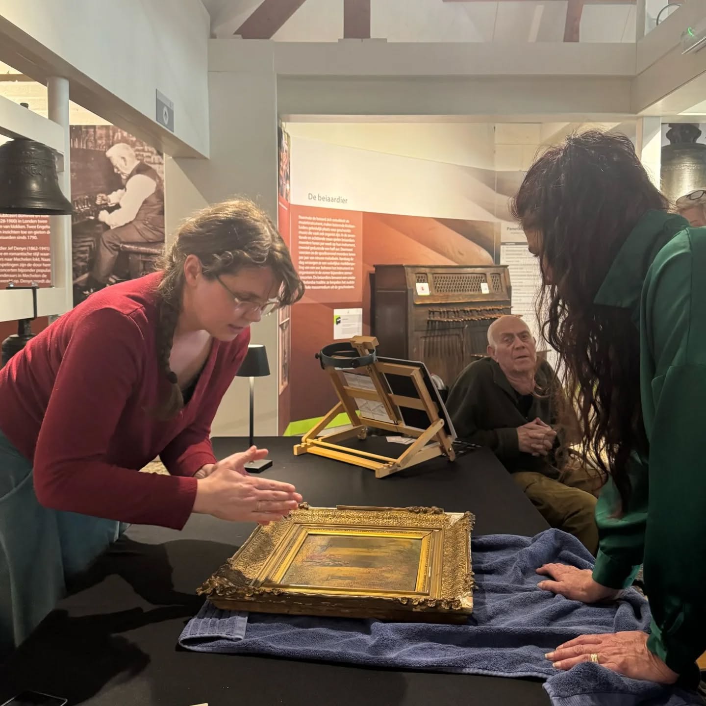 Ik heb net een geweldige Taxatiemiddag gehad in het Klok & Peel Museum in Asten. Complimenten aan de Soroptimistenclub voor de fantastische organisatie – echt indrukwekkend! Ik ben trots dat ik hier deel van mocht uitmaken.
#Taxatiemiddag #KlokenPeelMuseum #Soroptimisten #SamenSterk #Vrouwenkracht #TaxerenEnOntdekken #Asten