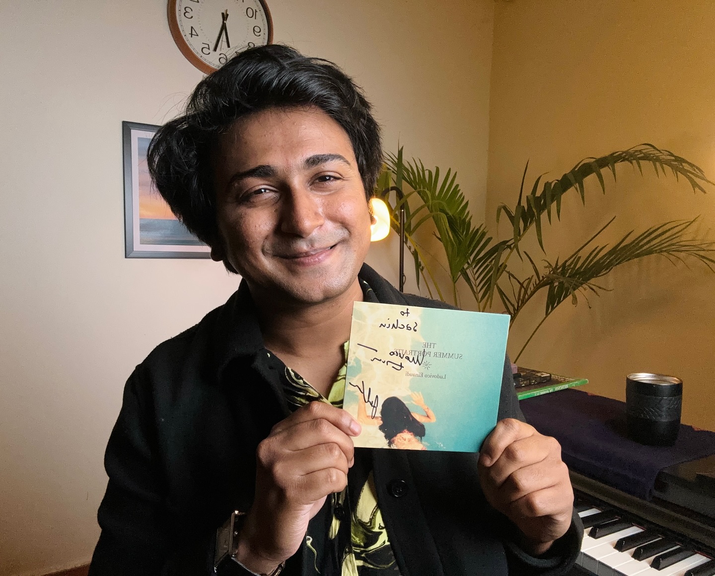 Ludovico Einaudi’s The Summer Portraits, signed by the maestro @ludovico_einaudi himself.
Huge thanks to Yana and Richard for sending me this special present, and to @yana_naxton especially for always making my Einaudi wishes come true. Truly grateful for your friendship! 🤍
From the moment I first heard Einaudi’s music as a child, I was captivated. His melodies shaped my playing, fueled my passion, and led me to pursue music as a career. I couldn’t be more thankful.