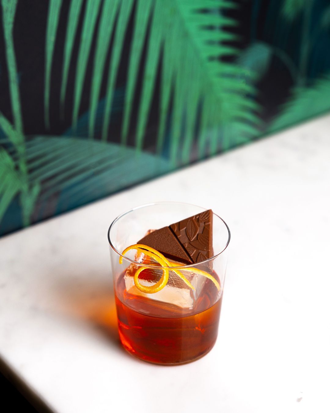 BITTER SWEET SYMPHONY
Oli'gin, bitter Fusetti cacao, bitter Gajàrdo, Sweet Vermouth.
📸 @desprezmarie.studio