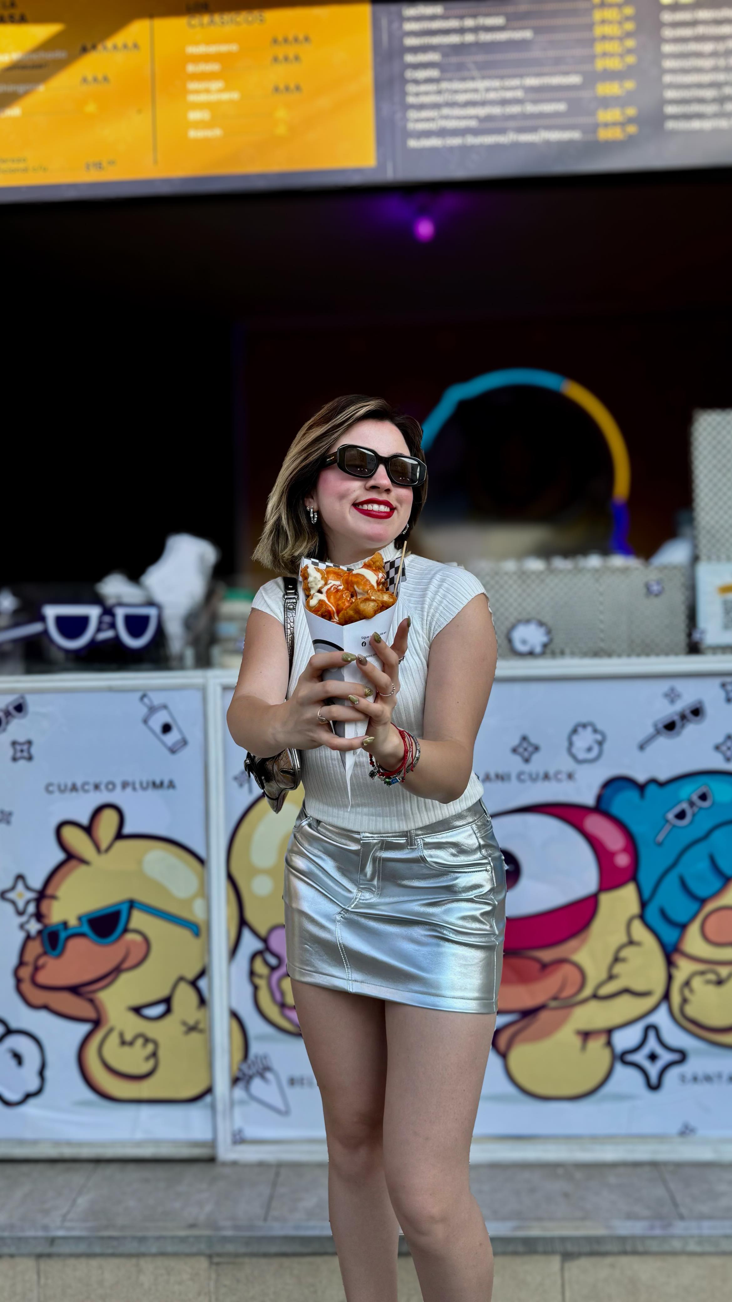 Que ganotas de que me inviten por unos boneless con papas.
@cuackpapasreal 🐥
📍Calle Hacienda Real de Tultepec Pte. Manzana 015, Hacienda Real de Tultepec 54987, Real de Tultepec , Santiago Teyahualco.
🕣 Lunes a domingo de 1:00pm a 9:00pm
.
.
.
#edomex #soyedomexa #dondeiredomex #boneless #papas