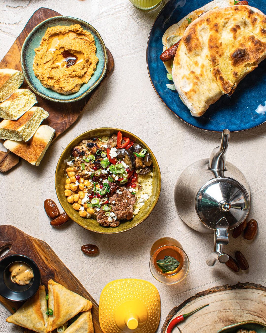 Chez Mercimaman, on mange bien, on rigole et on partage des plats aussi généreux que l’ambiance. Que ce soit en famille ou entre potes, ici, c’est comme à la maison… mais en mieux, parce que personne n’a à faire la vaisselle ! 😅
Alors, on vous garde une table ?
Pendant le ramadan on se retrouve du mardi au samedi de 18h30 à 22h30 !
Le dimanche, on brunch de 14h à 20h😋
💫 Au resto comme à la maison !
📍 68 route de Roissy, Tremblay-en-France
#restauranthalal #restaurant93 #bonnesadressesfood