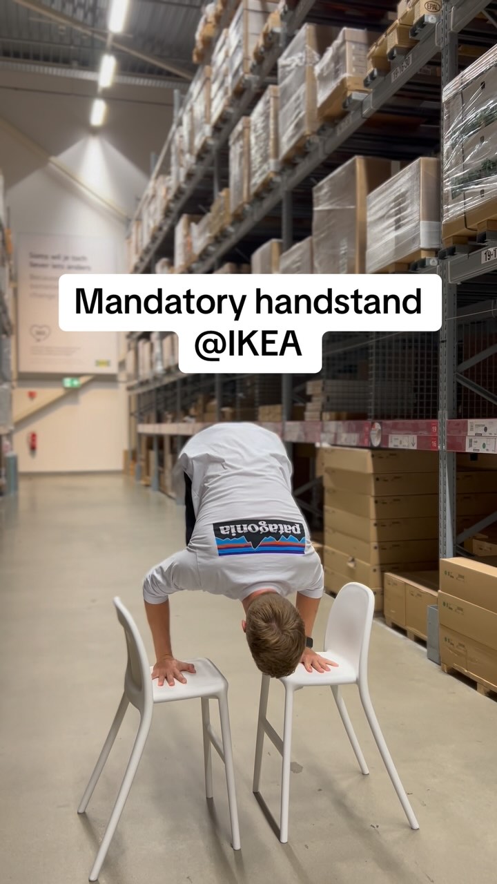 And leaving with twice as much stuff as you planned to buy 😳
#handstand #handstandeveryday #handstandeverydamnday #handstand365