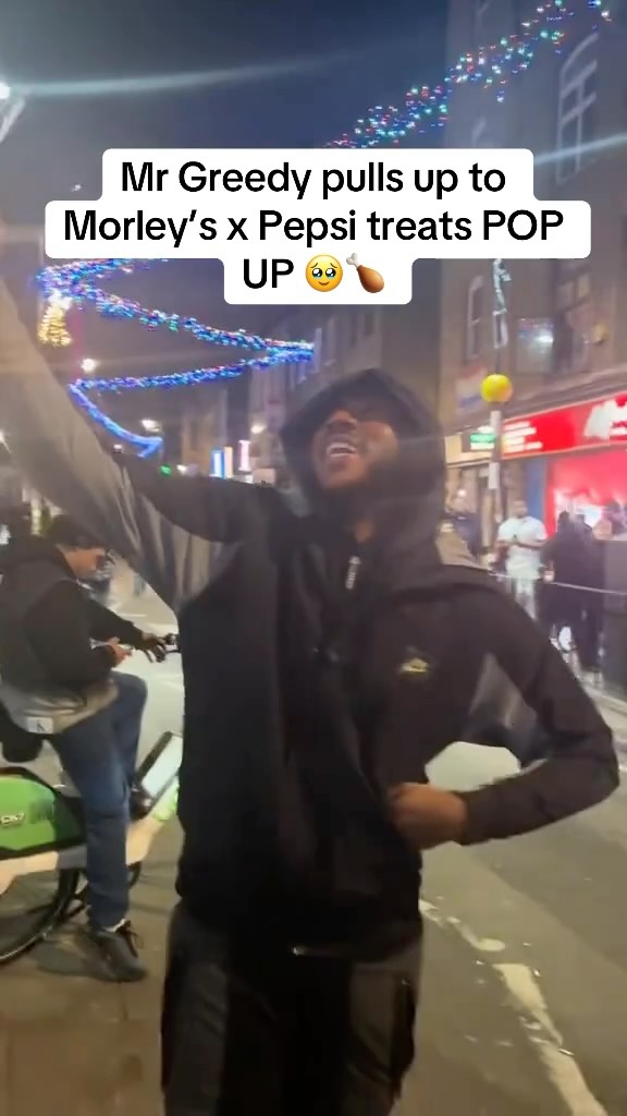 When @justbusyent came through the love was real 🤝🏾❤️ thank you for coming down to our pop up at Bricklane !
How greeedyyyyyyy !!!