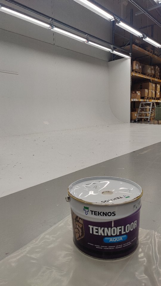 Behind the scenes! Kurikan tehtaan kuvauspaikka sai kaivatun freesauksen 👌 Nyt kelpaa taas kuvailla 📸