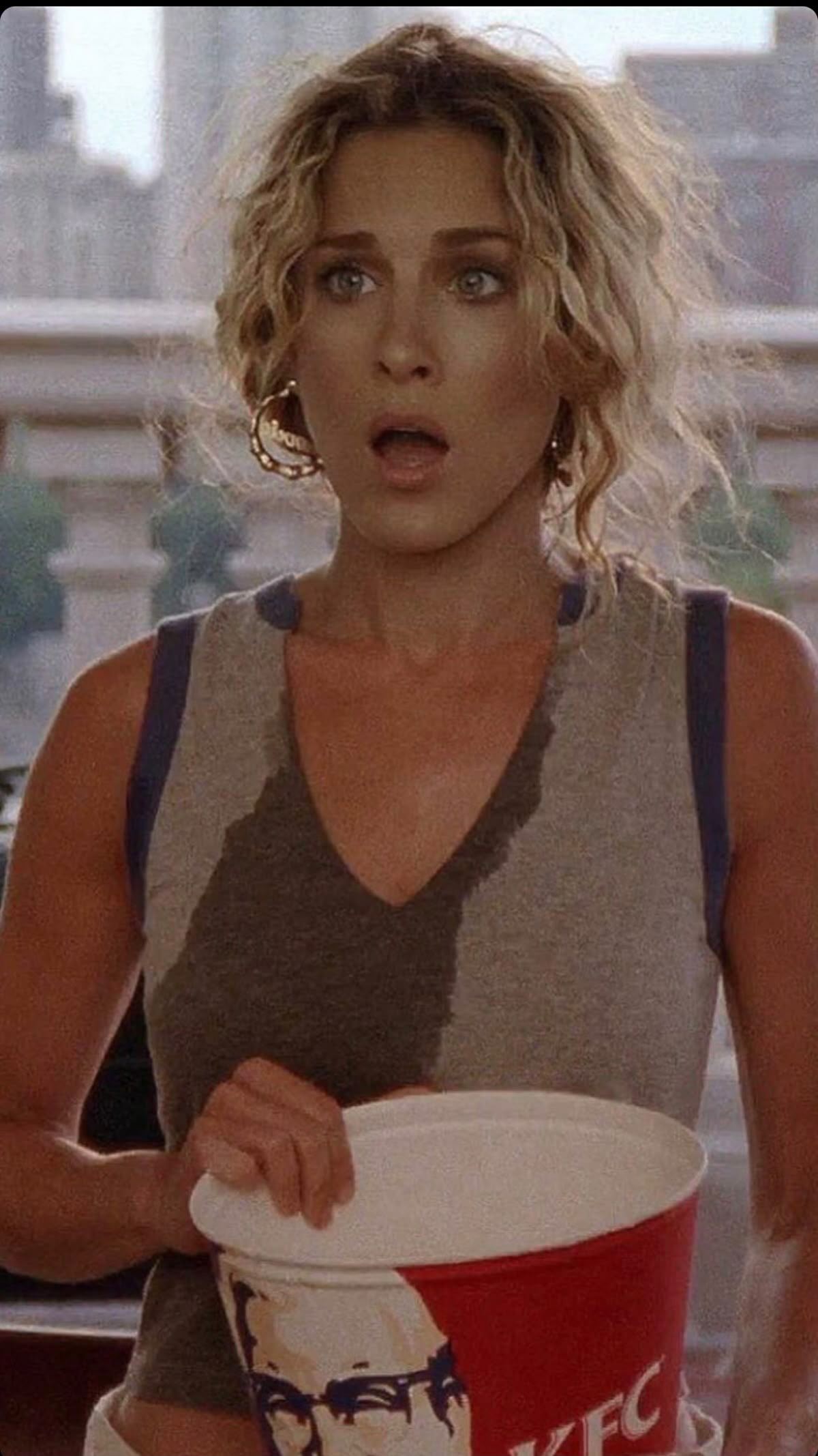 Travelers, remote workers, adventure seekers, shoppers, party goers: Us millennials are not “precarious”, we are the generation of opportunity! 🧳 ✈️ 👠 🏝️ 🌍 #realestateagent #agênciaimobiliária