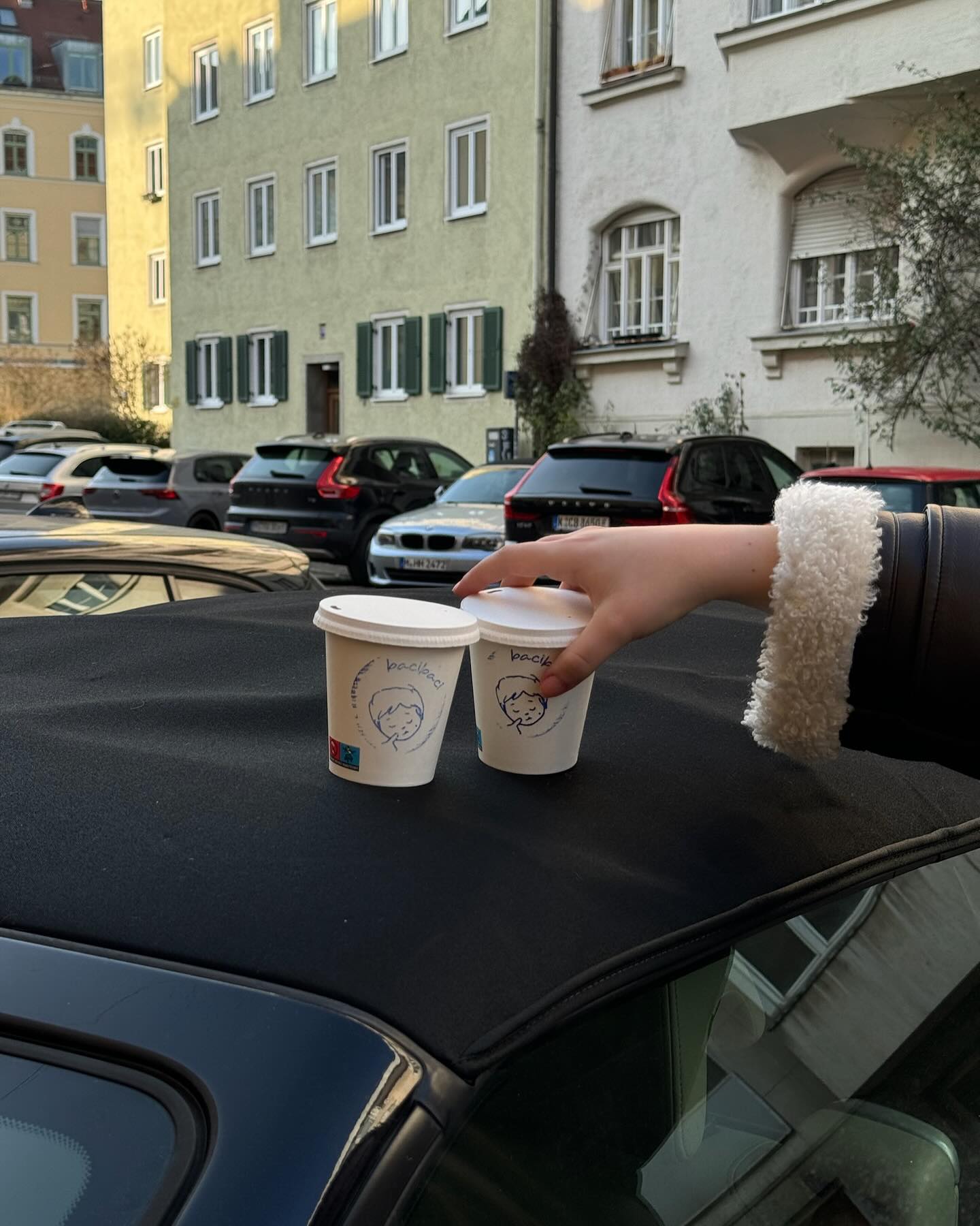 Kurzer Zwischenstopp bei bacibaci für den besten Kaffee der Stadt! 😜☕️🏎️🫶🏼
