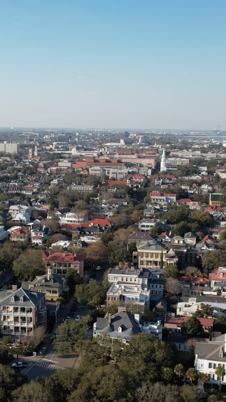 #charlestonsc #southcarolina #oldcharleston #historicdowntown #visitcharleston #historiccharleston #charlestonhomes