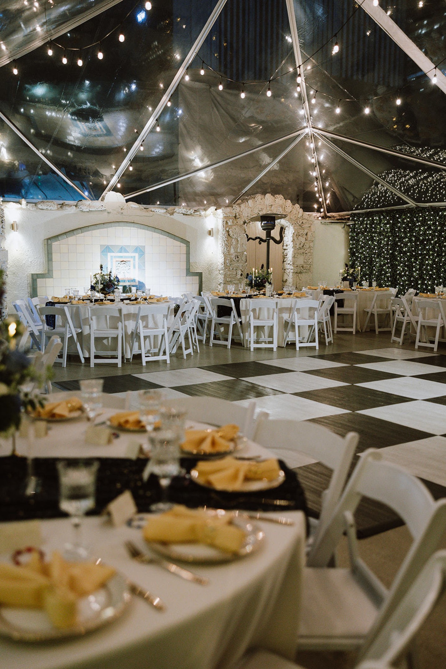 Before the party starts, take a moment to appreciate the calm before the fun storm. ✨ Yadira & Christopher’s reception, set and ready for an unforgettable night under the stars. 🌙💃 #TheOviatt #SetForTheMagic #DTLAWeddings #UnderTheStars #WeddingReceptionGoals
Photographer: @noeljlayphoto
Caterer: @L.A_Birria
