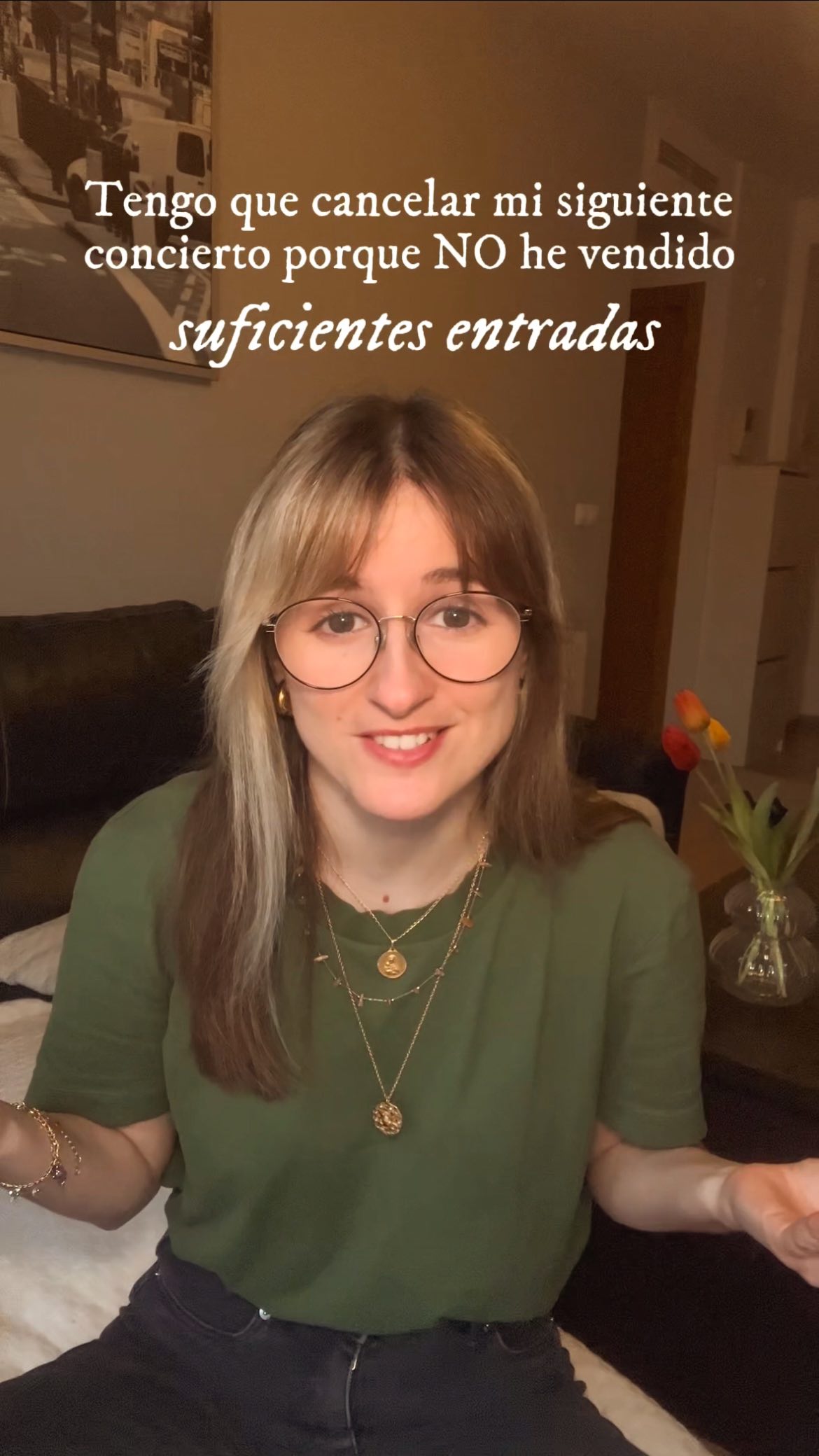 Esta es la realidad de la música, detrás de los aplausos y el glamour y las fotos bonitas en redes. Sabéis que siempre intento mostrarlo todo porque el arte, ante todo, debe ser real.
Gracias @cafebreriaelrefugiodelpoeta por luchar por la música en directo 🤎 Nos vemos allí este viernes 7 de marzo a las 19:30 para charlar y cantarnos algo. Estáis todos invitados ✨
#artistaindependiente #artistaemergente #concierto #cantautora #inspiracion #motivacional #elche