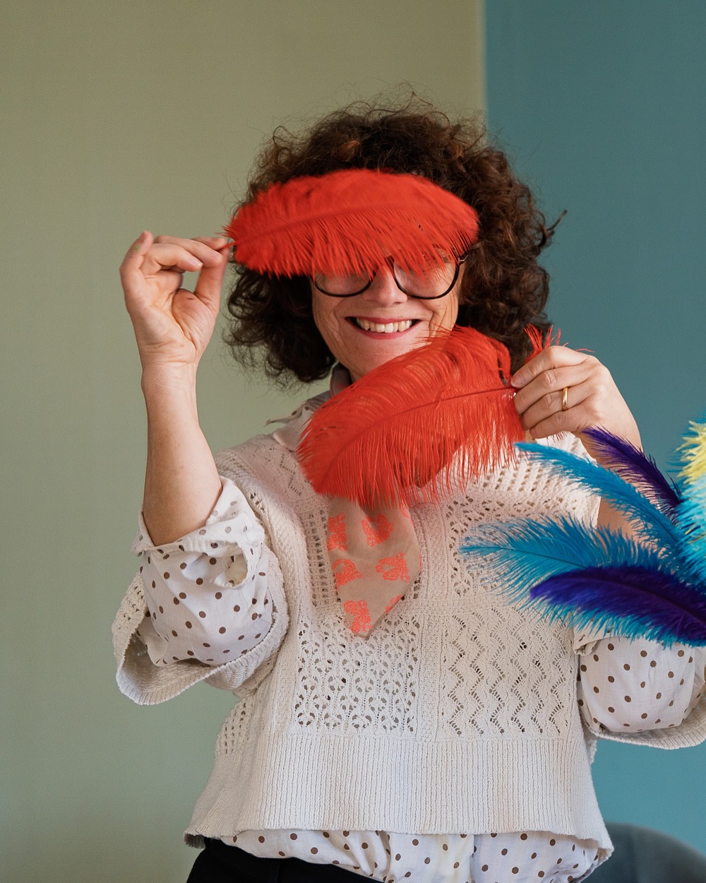 Semaine dernière , j’ai créé un décor pour une animation dans une galerie marchande à l’occasion du carnaval.
Cela m’a mis en joie de pouvoir proposer ce genre de prestation.
Si bien que j’ai très envie de créer une offre pour vous les futures mariées,
En recherche d’une prestataire pour vos décorations de tables de cérémonie, parlons en!
Je serai vous aider et vous proposer de nombreuses idées pour vos tables.
De mes ateliers à la déco de vos mariages je serai incroyablement heureuse de vous apporter mes idées créatives et mes savoirs faire de bricoleuse.
Alors dites moi en commentaire si cela peut vous intéresser ce genre de prestation ?
#decomariageannecy #annecy#weddingannecy
Photo @ngocdon_photography 💕