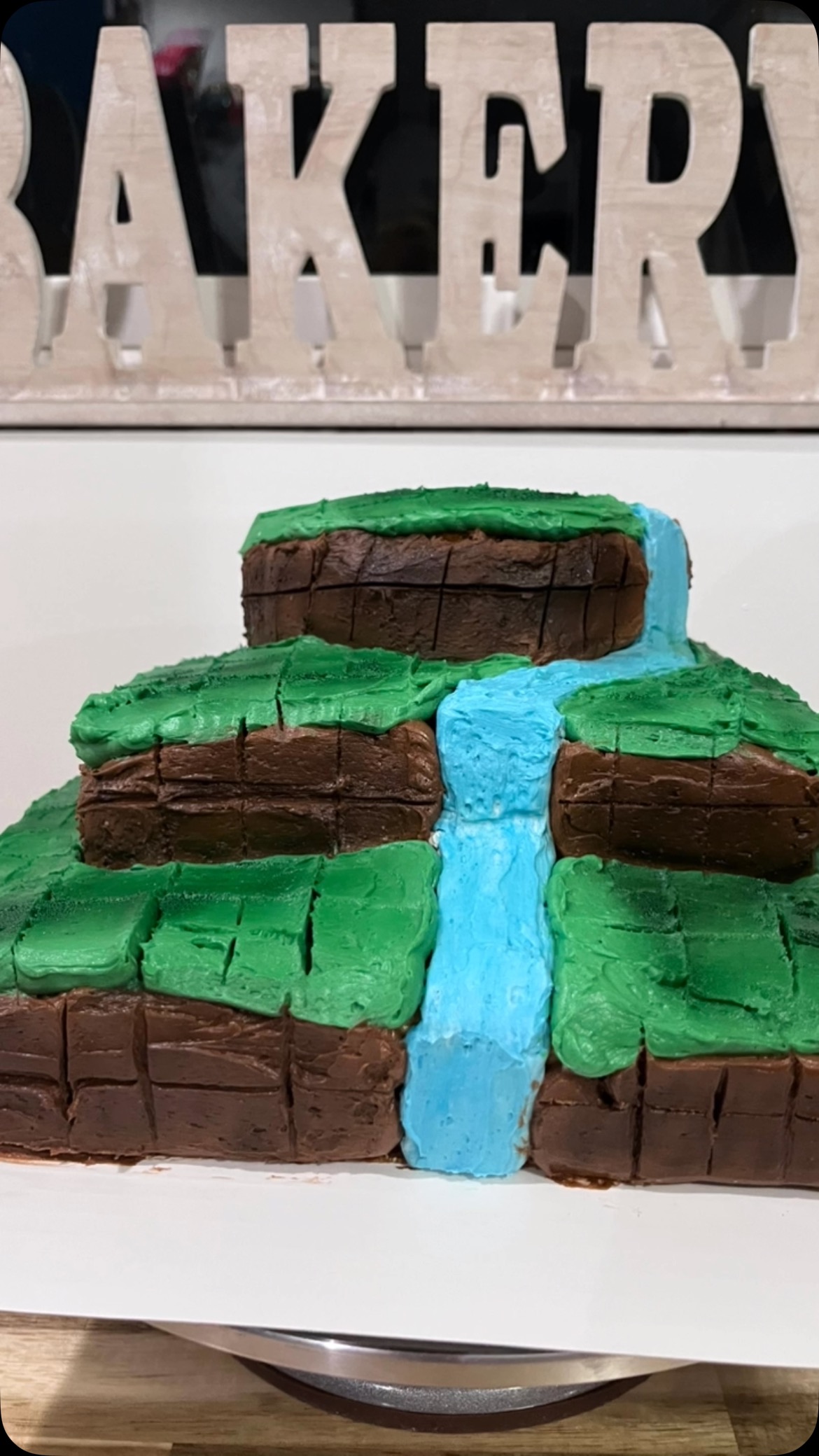 Minecraft Birthday Cake! This was actually a lot of fun to make! #minecraftcake #grannysgoodiesbakery