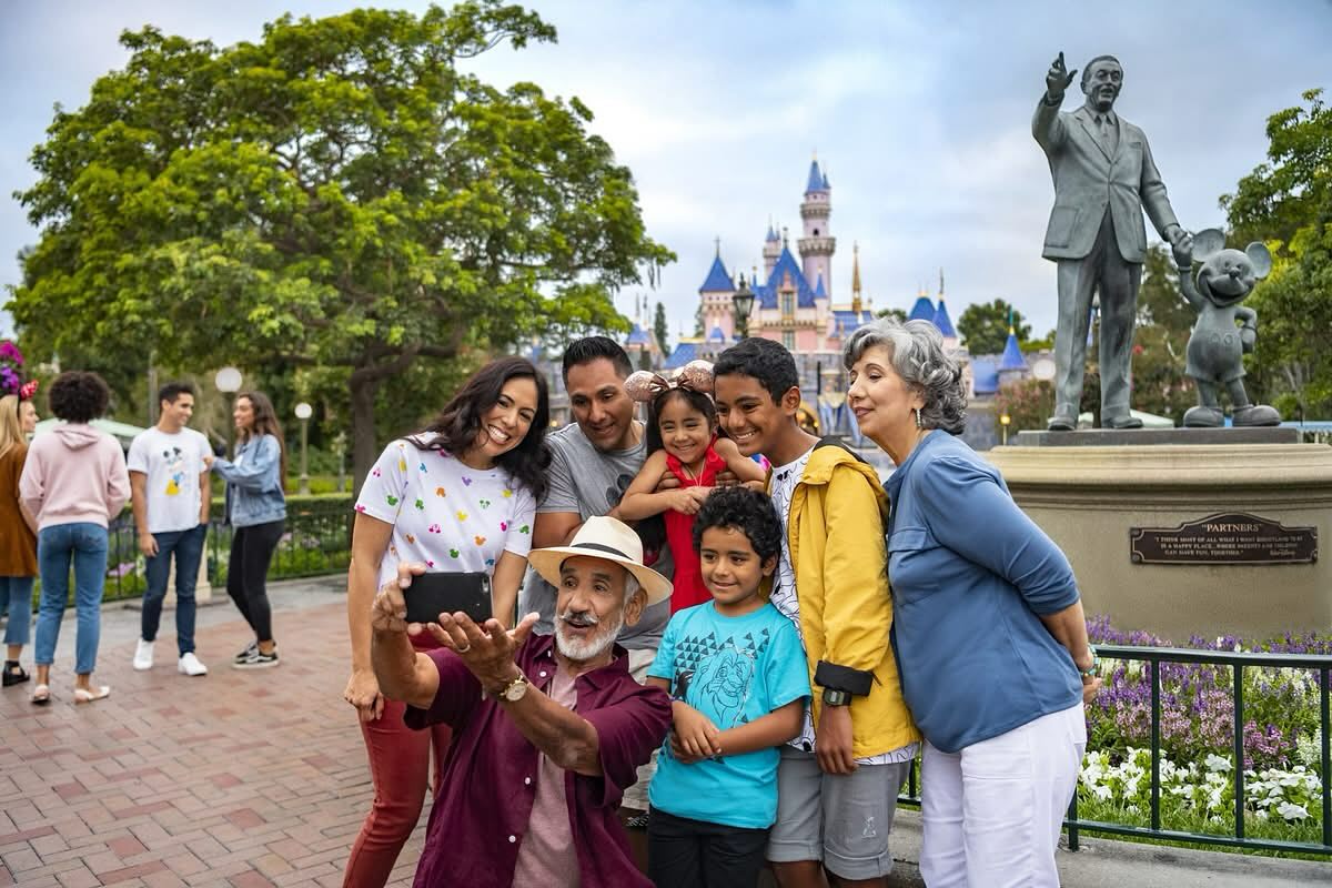 Celebrate the Disneyland Resort’s 7️⃣0️⃣th Anniversary this summer with savings on select stays at the Hotels of the Disneyland Resort!🎊 Contact Enchanted Travel for a free quote.