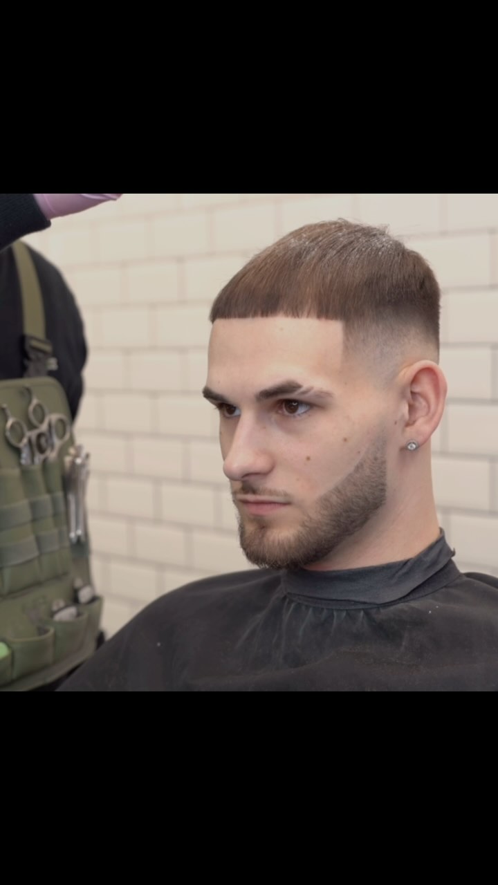 Here at MensForm we deliver a high quality service with attention to detail every time! Check our full fade tutorial with eye brow shaping.
For bookings. Check bio
#Mensform_#millhillbroadway #Barber #BarberLife #Barbershop #BarberLove #Barbering #BarberWorld #BarberHub #Fade #SkinFade #TaperFade #LowFade #MidFade #HighFade #Haircut #freshcut #BarberNearMe #LocalBarber #BarbersOfInstagram #BarberCommunity