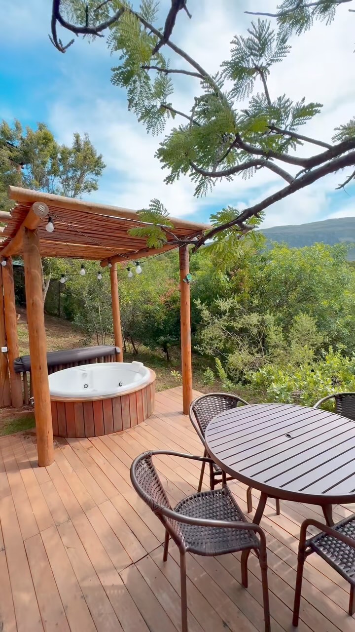 Refúgio na Lapinha da Serra!
Conecte-se com a natureza e aproveite momentos inesquecíveis nas Docas da Lapa, um refúgio exclusivo na Lapinha da Serra - MG. 🌿🏞️ Seja para relaxar na jacuzzi, curtir o deck com vista incrível ou simplesmente sentir a paz da serra, aqui cada detalhe foi pensado para sua experiência ser única!
📍 Reserve sua estadia e descubra esse paraíso! 💙
#DocasDaLapa #LapinhaDaSerra #Natureza #RefúgioPerfeito #AirbnbLapinha