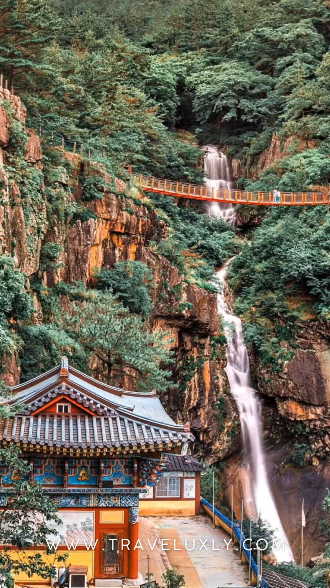 🌿✨ Hidden Gem Alert: Pokpoam Waterfall Temple, South Korea 🇰🇷💦
Tucked within the lush mountains of Goseong, Gyeongnam Province, Pokpoam blends serene temple vibes with a majestic waterfall backdrop. Stroll across the dreamy suspension bridge, soak in tranquil views, and recharge amidst nature’s beauty. 🍃🏞️
📍 Donghae-myeon, Goseong-gun, Gyeongsangnam-do, South Korea
Save this hidden spot for your future Korea adventures! 🌏✨
#Traveluxly #PokpoamWaterfall #SouthKorea #HiddenGem #Gyeongnam #KoreaTravel #KoreanTemple #WaterfallLovers #VisitKorea #ExploreAsia #NatureEscape #BucketListDestinations #InstaTravel #TravelInspiration