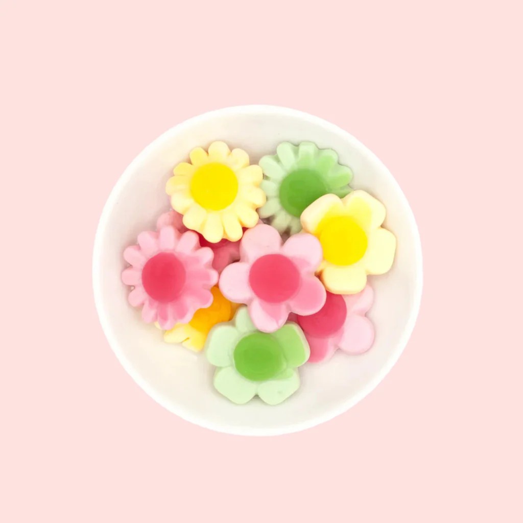 Springtime sweetness in every bite! 🌸✨ Our Happy Flower Gummies from @karamellercandy are as adorable as they are delicious—soft, fruity, and made with high-quality ingredients. Perfect for gifting, sharing, or keeping all to yourself. 😉
💖 Available now—because happiness tastes better in flower form! 🌿🍬
#Karameller #HappyFlowers #ScandiCandy #SpringVibes #SweetTreats #TasteTheJoy