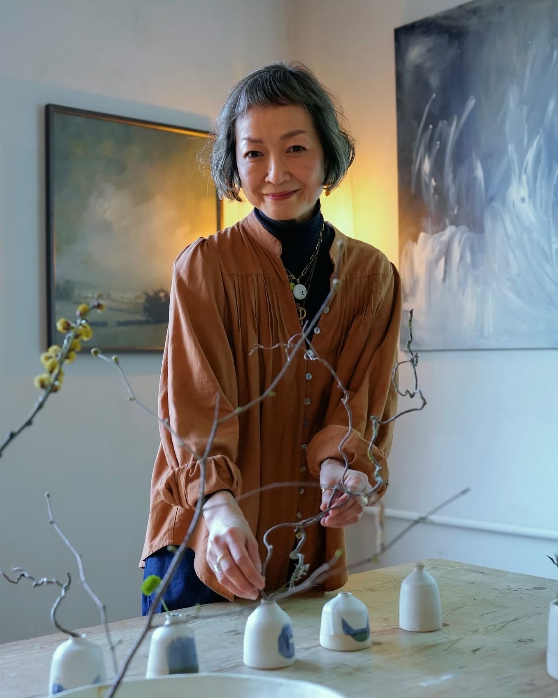 MEET THE ARTIST, TODAY AT SWAN HILL. 10am - 3pm the brilliant @te.by_kao Kaori Okada Hood will be in the house to show you our latest show FORAGE.
Kaori is a Japanese ceramicist, living in Shropshire. Her stoneware collection is influenced by her Japanese heritage and English nature. Kaori is passionate about creating simple form that is functional and a small piece of art in your home. Every piece is unique and sometimes imperfect that reflects Kaori’s Japanese culture – finding beauty in imperfection.
Kaori’s aim for the collection is to introduce stoneware objects which can encourage people to find a simple thing to appreciate in everyday life, and a sense of stillness in this busy world we are living in.
#its a wonderful opportunity to talk clay with the artists herself so pop in and say hello ⚪️