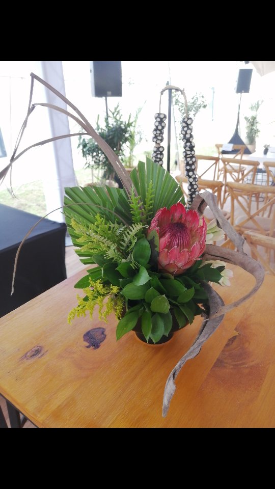 Felt all the African vibes for this corporate function 🦓🦁🌳
#kznflorist
#floraltrends
#africanstyle
#corporatefunctions
#proudlyafrican