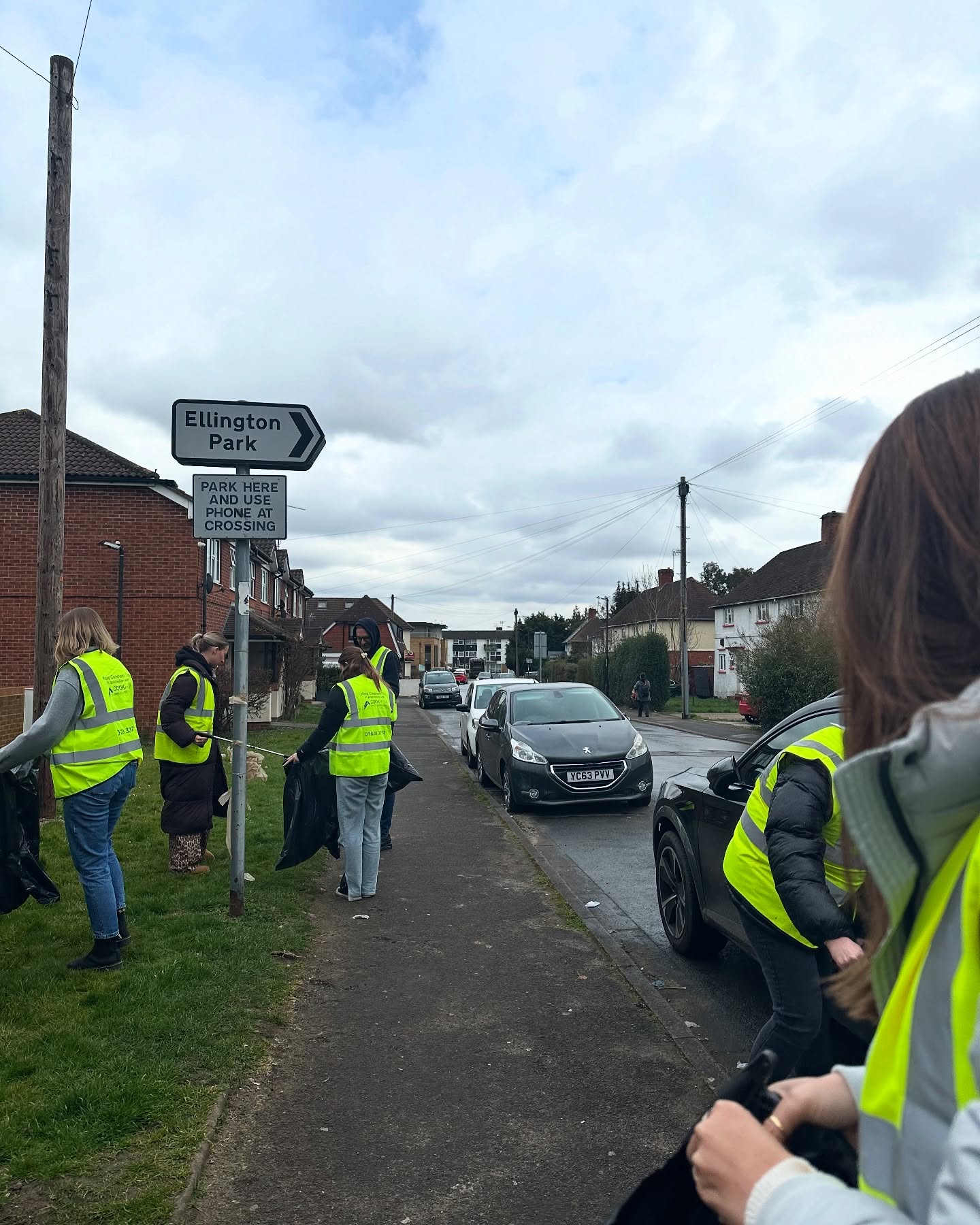 Today, the Lime Blue team spent time litter picking in Maidenhead, helping to support a cleaner and greener local community. Every little helps! ♻️💚
.
.
.
#limebluesolutions #travel #hotels #events #design #venue #live #virtual #production #av #incentives #rewards #client #sitevisit #uk #successful #LuxuryHotelsUK #venuefinding #eventprofessionals #eventprofsuk #berkshire #cookham #creativesolutions #eventstyling #lifestyle #team