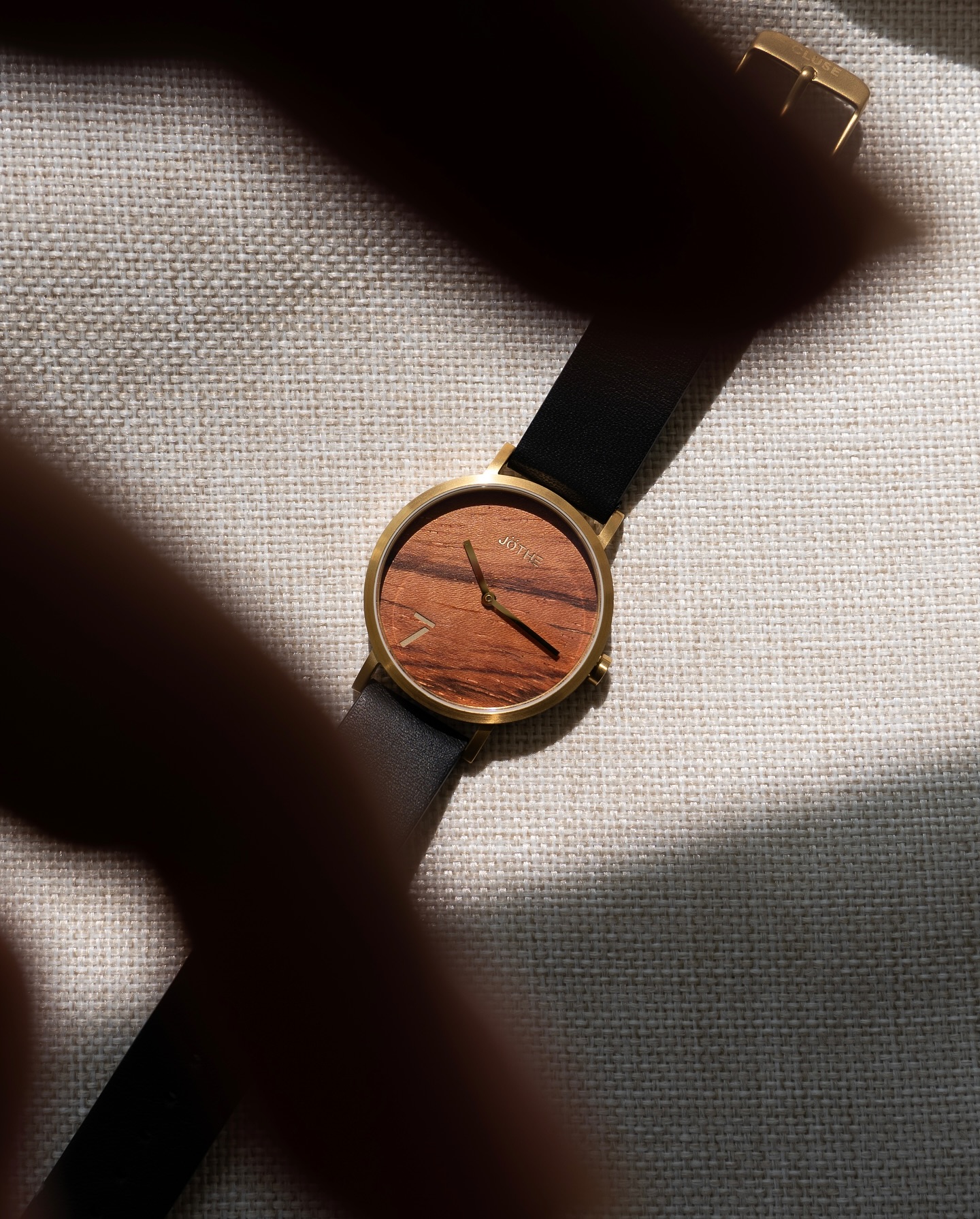 .
BOIS | Watch with wood dial
JÖTHE’s wood-faced watch combines natural and modern design elements, making it an elegant and uniquely stylish accessory. Crafted with faux wood on the watch face, it provides a warm, organic feel, and the distinctive grain patterns make each watch truly one of a kind.
-
|JÖTHE Official Website|
https://www.jothe.com/
#watches #wooddial #accessories #TimelessStyle #luxurymeetsminimalism #jöthe