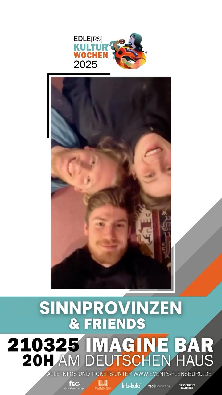 🎼 SAVE THE DATE 🎼
⏰ 21.03.2025: THEO KLATTENHOFF & FRIENDS in der @imaginebarfl am @deutscheshausflensburg 🎉
Mit dabei: Die Sinnprovinzen aus Hannover (@sinnprovinzen) 😍
Die Welt steht Kopf – kein Grund, die Füße still zu halten!
Ganz nach diesem Motto macht die 8-köpfige Band Sinnprovinzen aus Hannover groovigen Pop mit Message und erschafft dabei ihr eigenes Genre: Hippe Tanzmusik. Die ist mal vor Freude sprühend, mal fordernd, mal nachdenklich, aber immer bewegungsfreundlich!
Die junge Band aus Rhythm & Brass versteht Party als empowernde Notwendigkeit in einer überforderten Gesellschaft. Bei ihren Live-Shows erzeugen sie einen Raum für das Erwachen von kritischem Tatendrang und kollektiver Euphorie. Mit elektrisierenden Beats und ansteckenden Choreos wird dem Publikum der Boden des Alltags unter den Füßen weggeschwemmt - was bleibt, ist ein würziger Grooveteppich, den niemand verlassen kann, bevor die letzte Pirouette gedreht ist.
Genre: Hippe Tanzmusik (Funk, Alternative Pop, Crossover)
SEID DABEI 🤩
TICKETS GIBT ES BEI EVENTIM UND BEI ALLEN BEKANNTEN VORVERKAUFSSTELLEN.
@theo.klattenhoff @unddasleben @anja_singersongwriterin @lasse.pts @lissys_music @jonson.music @jan.eichwald @fatma.hafnaoui
#sinnprovinzen #deutscheshaus #flensburg #singersongwriter #musikausdemnorden