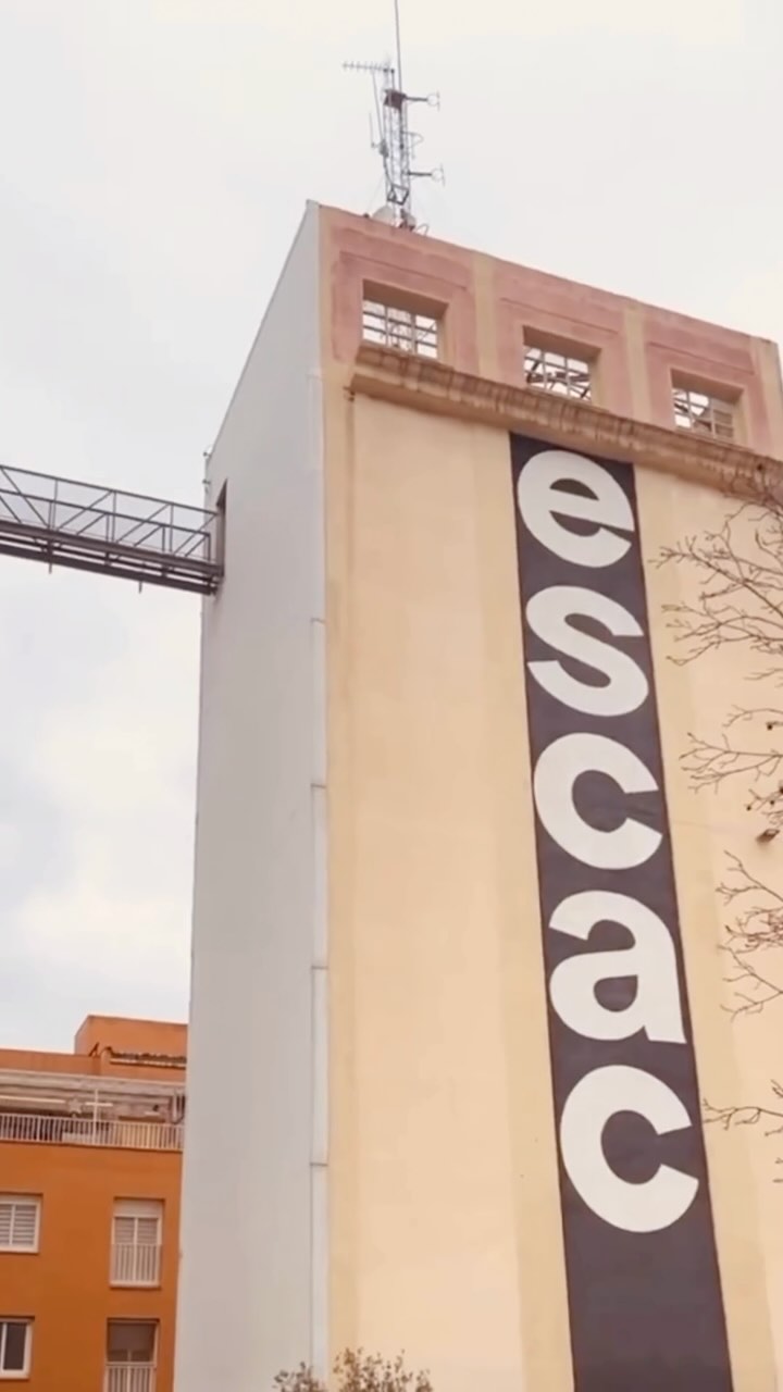 🎬✨ ¡Un día increíble en la jornada de puertas abiertas de la Fundación ESCAC en Terrassa! ✨🎬
El pasado 15 de febrero, tuvimos el honor de formar parte de un evento lleno de talento, creatividad y pasión por el cine. 🍿🎥 Gracias a la Fundación ESCAC por contar con The Fucking Catering para ponerle el mejor sabor a esta jornada tan especial.
🔥 Seguimos llevando nuestra cocina a los eventos más top, porque sabemos que un buen catering es clave para una experiencia inolvidable.
💥 ¿Tienes un evento y quieres que lo llevemos al siguiente nivel? Escríbenos por DM o visita nuestra web thefukingcatering.es y cuéntanos cómo podemos sorprenderte.
📩 Reserva tu fecha ahora y deja que el sabor hable por ti.
#TheFuckingCatering #ESCAC #Terrassa #CateringParaEventos #EventosGastronómicos #CineYComida #FoodLovers #CateringCreativo #EventosTop #SaborQueInspira #CateringDeCine #ExperienciaGastronómica #EventosCorporativos #CateringPremium #StreetFood #ComidaUrbana #ChefLife #GastronomíaCreativa #ComidaParaEventos #CateringBarcelona #EventosExclusivos #SaborÚnico #CateringInnovador #DeliciasGourmet #ComidaQueEnamora #EventosConEstilo #FoodExperience #CateringDeAutor #CateringQueSorprende ✨ ¡Un día increíble en la jornada de puertas abiertas de la Fundación ESCAC en Terrassa! ✨🎬