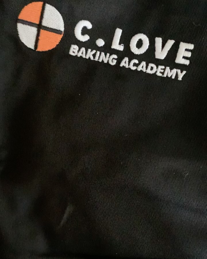 A Huge Thank You to @chefuniforms! 👩🍳🎉
Grads in style! 🎓✨ A huge shoutout to @chefuniforms for their incredible donation of embroidered “C. Love” aprons for our students’ graduation gifts! These thoughtful gifts are more than just tools—they’re a symbol of all the hard work, creativity, and passion our students have put into their baking journey.
A massive thank you to all our volunteers and supporters who made this graduation so special—your dedication means the world to us! 💙
Swipe to see the aprons in action and some behind-the-scenes moments from the kitchen at @frontierinternational!
#CLBA #BakingFuturesBright #ChefsInTheMaking #Gratitude #ThankYou #CulinaryDreams #DetroitBaking #FutureChefs