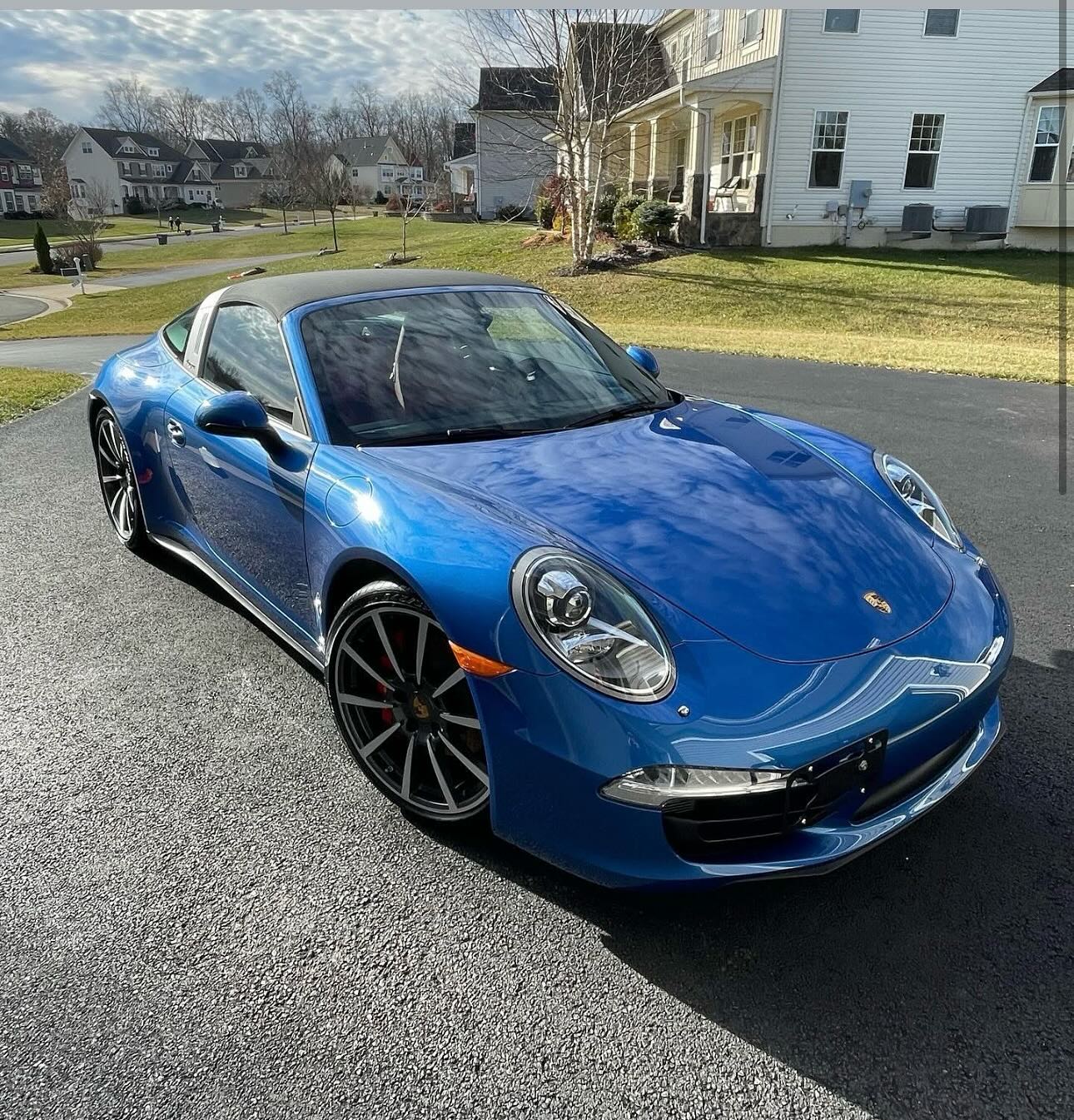 Our client opted for the Aesthetic package on this beautiful Porsche. We got the paint super reflective and with the coatings applied to the exterior the car should be protected for 3 years!