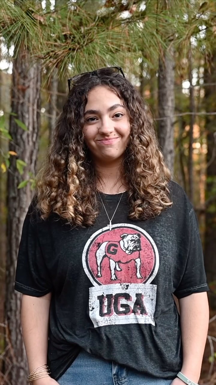 Sarah didn’t really grow up in church, her faith in Christ began at The Arch Retreat and it has just continued to grow since through the power of prayer! That growth has lead her to be involved and give back at the same retreat where her faith began! Stories like Sarah’s bring so much joy and meaning to what we do! 🥹❤️🙌
If you know a student headed to college this fall, check out the list of campuses that we serve at https://www.theoakscollaborative.com/retreat-info or at the link in our bio!
#uga #universityofgeorgia #freshmanretreats