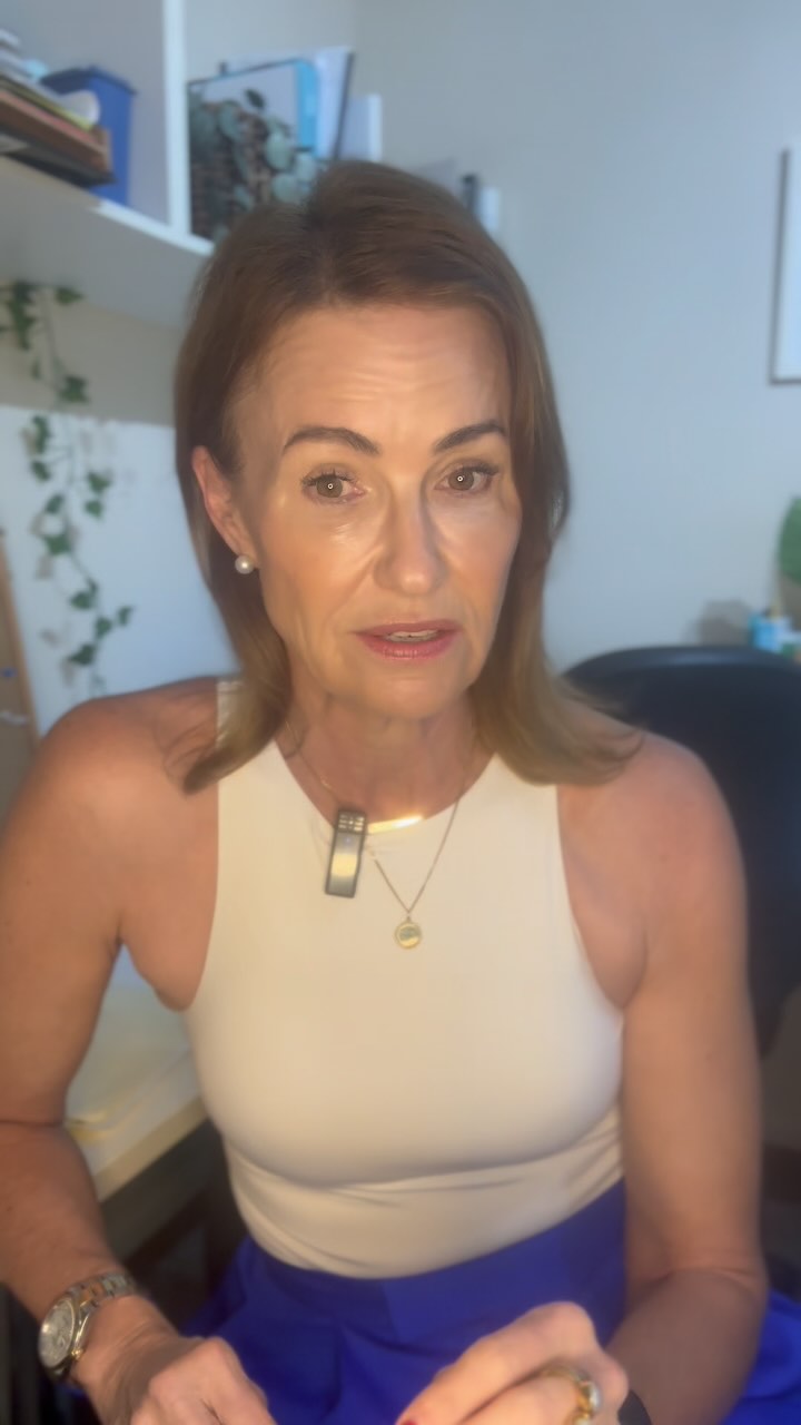 Welcome new followers 😊
Let me introduce myself and tell you a little bit about what I do.
Counsellor. Nutrition Coach. Fitness Trainer. Menopause Coaching Specialist.