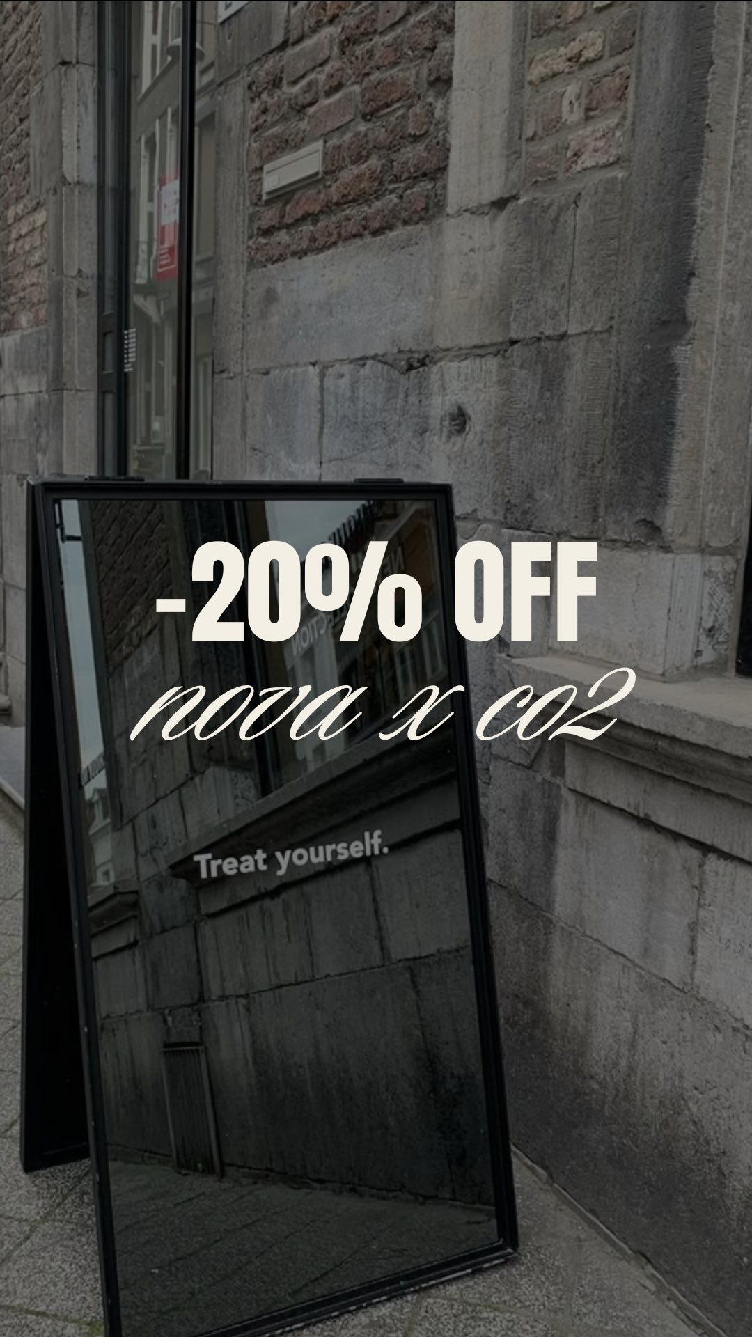 ⚡️20% korting op de Nova X CO2 laser – gebruik code NOVA20 ⚡️
Je kijkt in de spiegel. Die fijne lijntjes rond je ogen, de pigmentvlekjes die nét wat storender worden, de grove poriën die je huidtextuur onrustig maken. Je hebt al zoveel geprobeerd. Maar wat als er een ECHTE oplossing was?
Met de Nova X CO2 laser reset je je huid van binnenuit. Geen oppervlakkige oplossingen, maar diepe vernieuwing die wékenlang blijft werken. Eén behandeling en je huid wordt steviger, gladder en egaler. 🤩
✔️ Pigmentvlekken? Opgehelderd.
✔️ Fijne lijntjes? Vervaagd.
✔️ Grove poriën? Verfijnd.
✔️ En het mooiste? Je huid blijft 6 maanden lang verbeteren.
Stuur ons een bericht met “INFO” voor meer details of om direct te boeken.
🔗 Alles wat je nodig hebt, vind je via de link in onze bio.
📅 Boek online: www.thehagueclinic.nl
📞 Bel: 085 060 74 77
📧 E-mail: info@thehagueclinic.nl
LIKE, SAVE & FOLLOW als jij klaar bent voor jouw huidtransformatie. 🤍 @thehagueclinic