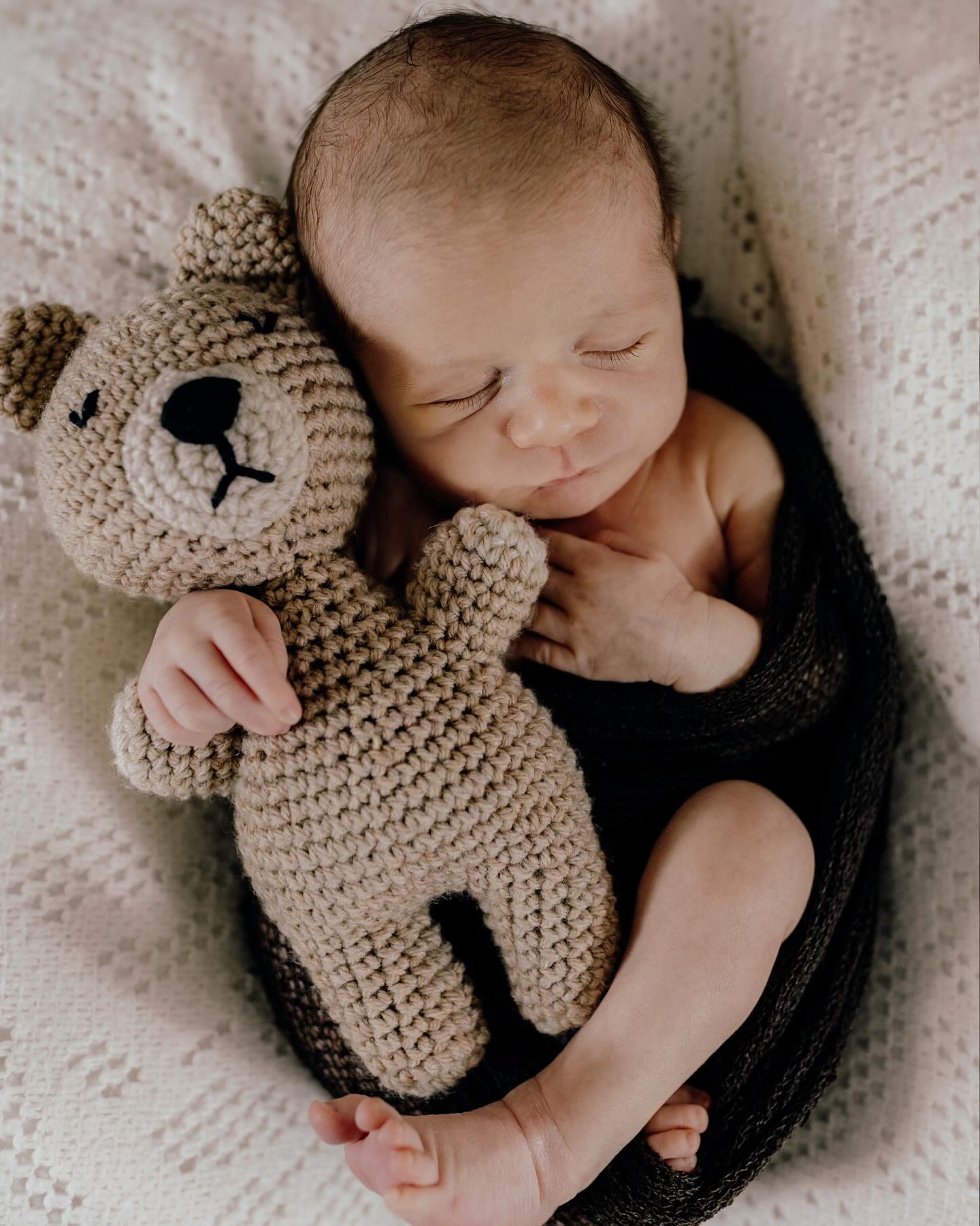 Another precious in-home session with a sweet little boy with gorgeous eyelashes. 🥰
Also, how cute is this little teddy from @madelyn_made_it? It’s just perfect for newborn sessions!
#neworleansnewbornphotographer #neworleansphotographer #louisiananewbornphotographer #hattiesburgnewbornphotographer #hattiesburgphotographer #mississippiphotographer #mississippinewbornphotographer #inhomenewbornsession #southlouisianaphotographer