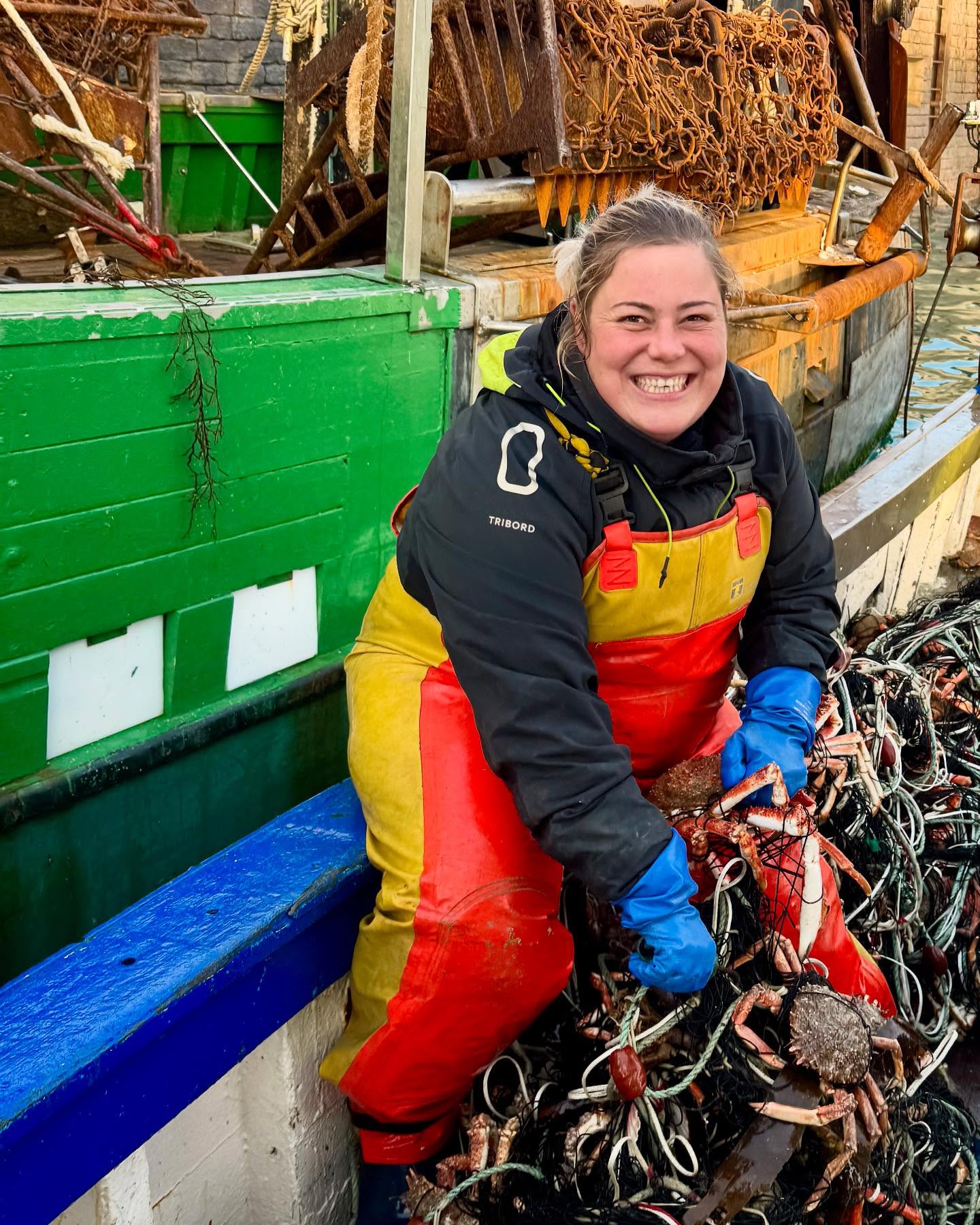 Bonjour à tous 🥶,
On se retrouve demain matin de 10h à 12h à la petite boutique, 16 rue ar Men à Erquy
En plus du poissons, des araignées et vos commande de coquillles
‼️Arrivage de Mousettes et maquereaux de ligne demain 😍‼️
Coquilles st Jacques entières, à retirer au retour de pêche la semaine prochaine le Lundi et le Mercredi
👉🏼Toujours à 3€ le kilo
Si vous n’avez pas la possibilité de venir, n’oubliez pas qu’on expédie des Coquilles st Jacques entières, en noix décortiquées ou des araignées vivantes en 24h dans toute la France 🇫🇷
via chronofresh sur le site pourdebon
Ça ce passe ici
👉🏼 pourdebon.com/armement-providence-s1348
( si le liens 🔗 ne fonctionne pas, rdv sur le site pourdebon.com et inscrire dans la barre de recherche « providence » 😉)
Infos et réservations
☎️06.59.81.72.43 préférences par sms
Bonne soirée ✨
#providence #araigneesdemer #araignees #poisson #fish #local #ultrafrais #coquillessaintjacques #coquillesstjacques
#venteendirectdupecheur #femmemarinpecheur
#erquy #erquytourisme #bretagne #capderquyvalandré
#bretagnetourisme #mydinancapfrehel #bretagneforever #pourdebon #expedition #24h