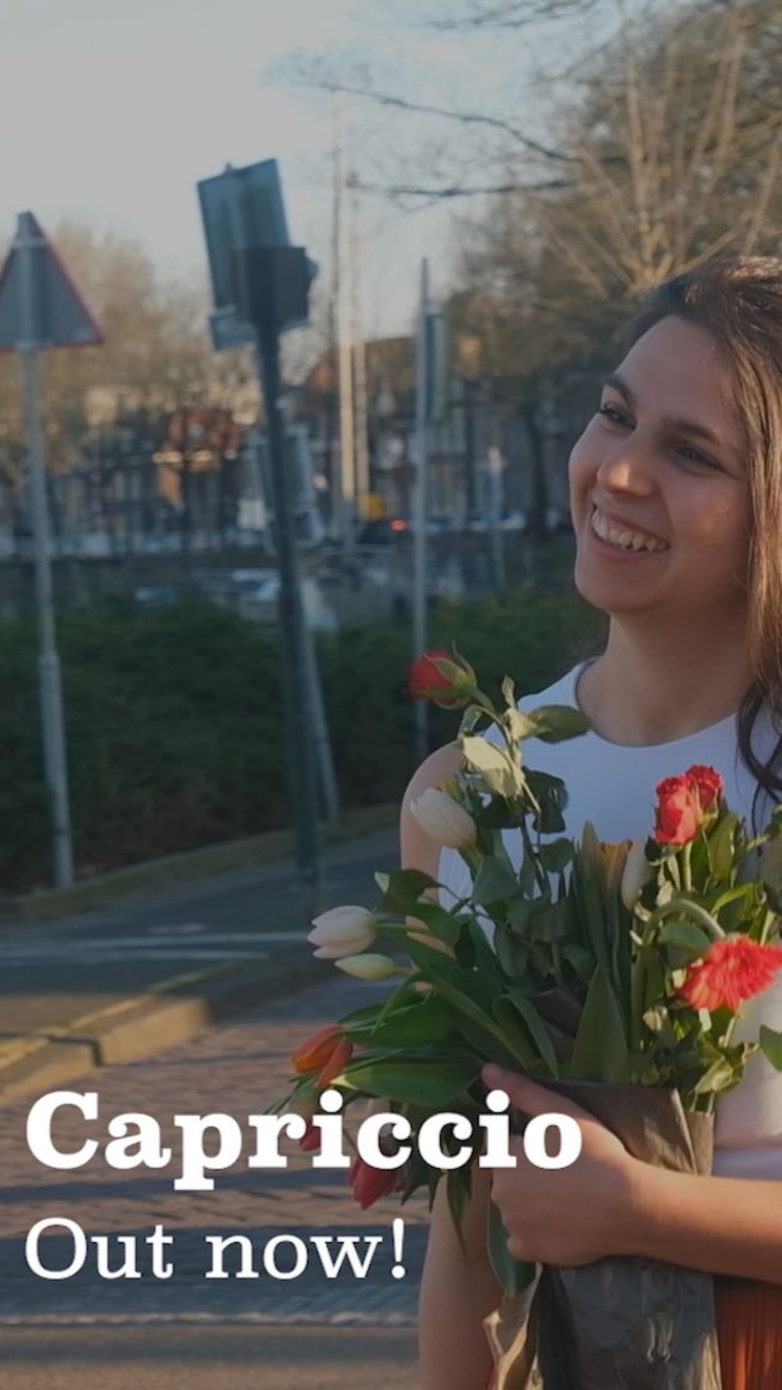 ✨ Capriccio – my second single, by the Armenian composer Arno Babadjanian, is out now! Link in bio!
Music isn’t meant to stay locked inside a practice room—it’s about connection. To celebrate this release, I went out to share flowers with strangers, a small gesture to bring music beyond the stage. I’m so grateful to Zoë Jane from @studio.monchi for capturing these moments so beautifully and telling the story through this videoclip. Watch the whole video, link in bio!
Discovering Babajanian’s music made me realize how seamlessly worlds can merge. His deep love for folk music, classical, and jazz flows through all his compositions, no matter the genre. And that’s exactly what music is about: connection.
Label and audio: @7_mountain_records_official
Video: Studio Monchi - Zoë Jane Evegroen-Lub
#pianistsofinstagram #capriccio #babadjanian #musicclip #youngpianist #newmusicfriday #singlerelease #kleurstof #weesp #modernclassic #classicalmeetsjazz #connectionmatters #springflowers