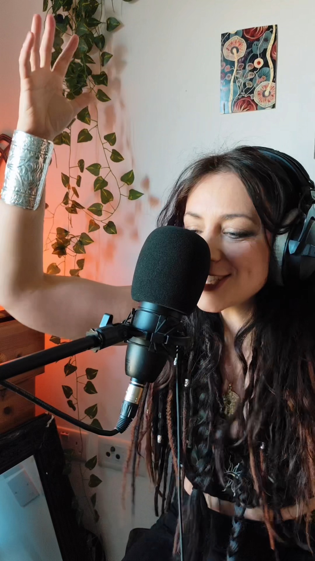 How I recorded 'Snake (Folk Version)' at home so it coud shed it skin! 🐍
It was fun! ✨
I hope you will enjoy it too -(Link in bio)
It's available on every platfrom and there is also a video I made with @coor.blimey !
#singersongwriters #folkmusic #neofolk #musicproducer #singersofinstagram #witchesofinstagram #newmusic #newrelease #vocalist #femaleartist #folkcreative
#musiciansoftiktok #singersongwriter #folk#newsong #folkmusic #singing #howtotiktok #record #newmusic #producertok #fyp #witchesoftiktok #ethereal #vocals