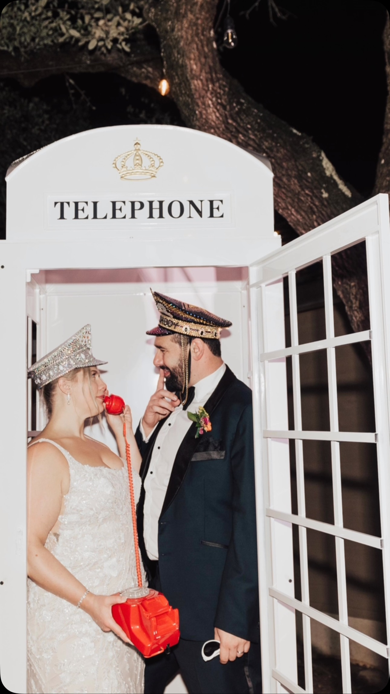 Imagine hearing audio messages from your wedding every year on your anniversary that take you right back to your favorite moments 🫶🏼✨ book us today to capture the soundtrack of your big day
📸 @laurenparrphotography
#audioguestbook #austinwedding #austinweddingrentals #wedding