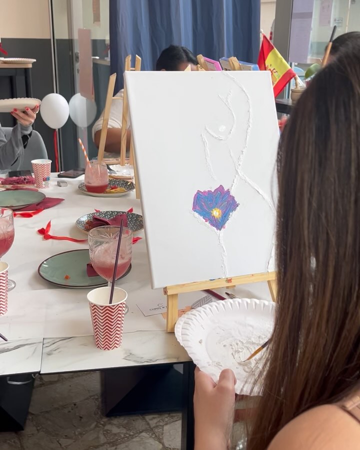 Her Canvas, Her story 2 ème édition 🧡🔥
Merci à toutes ces belles personnes qui ont participé ❤️😂 et ont rendu cette journée inoubliable
Tu voudrais que je publie la recette de notre cocktail et mocktail du jour?