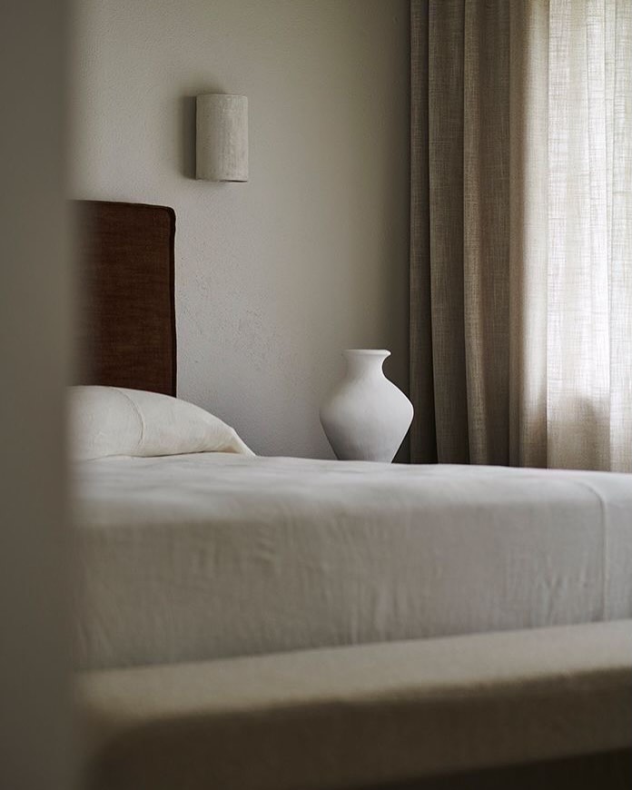 Some beautiful bedroom inspiration to start the weekend with. #bedroominspiration