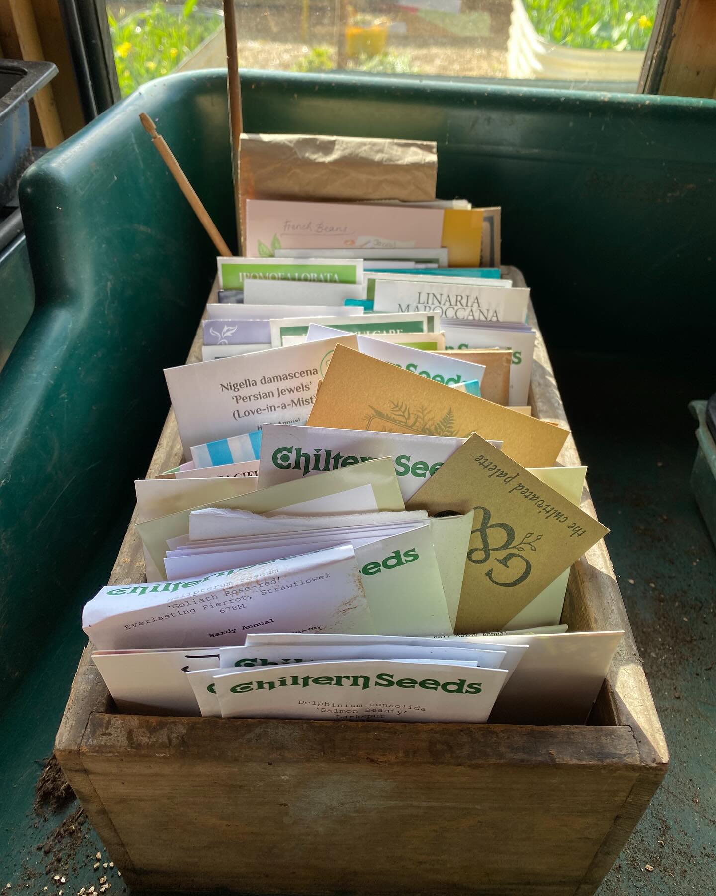 Box of delights …#forthcomingattractions #smallscaleflowergrower #midlandsflorist #gardeninspiredfloristry #weddingswithnatureinmind #farewellflowers #bouquetsandbuttonholes #lovenature💚