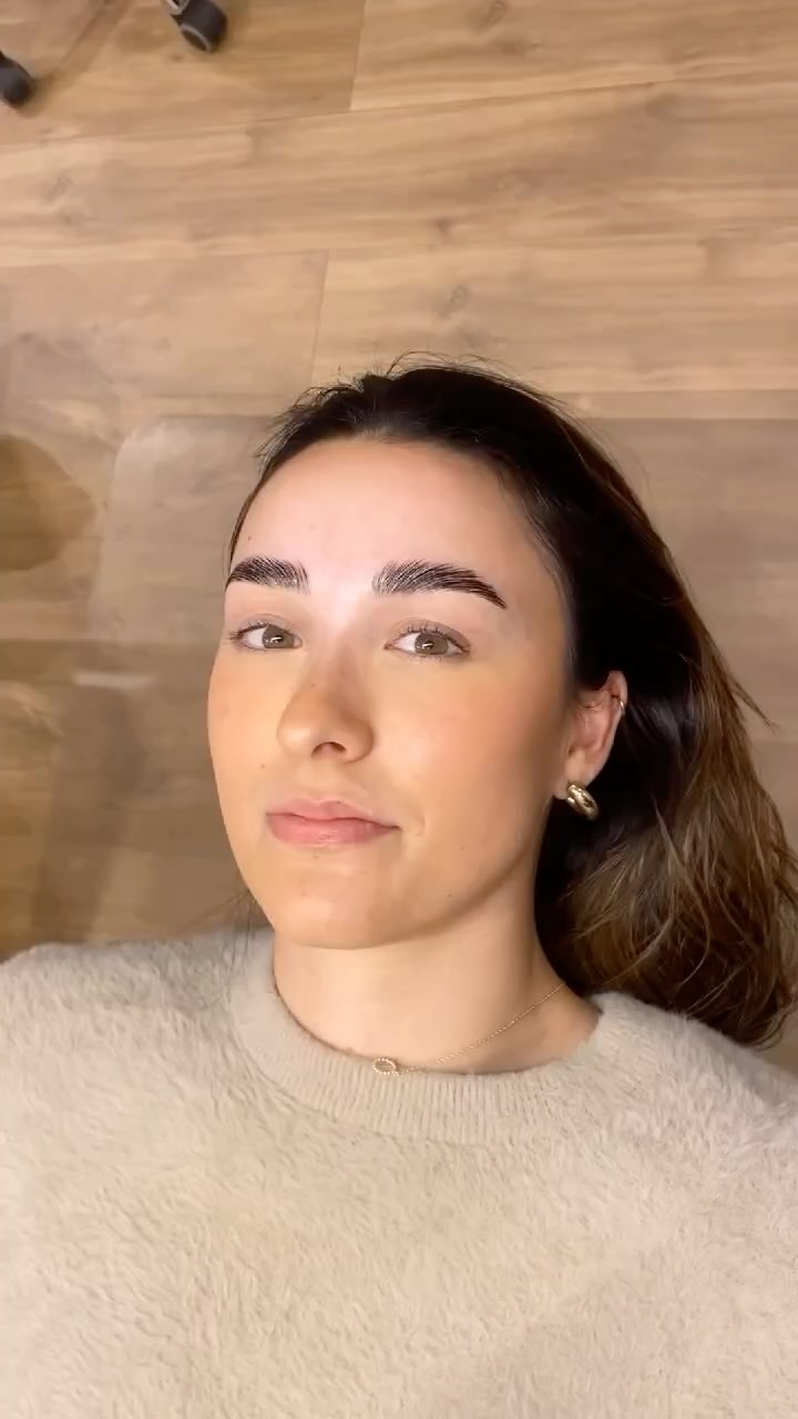 💫BROW LIFT MAGIC💫
Wakker worden met perfecte brows? Yes please! 🙌🏻 Een Brow Lift geeft je natuurlijke wenkbrauwen een gelifte, volle en fluffy look - zonder gedoe! 😍
✅ Strakkere, gelifte uitstraling
✅ Volle & Fluffy effect
✅ Wekenlang perfect gestyled
Geen wenkbrauwgel meer nodig, gewoon wake up & glow!🌟