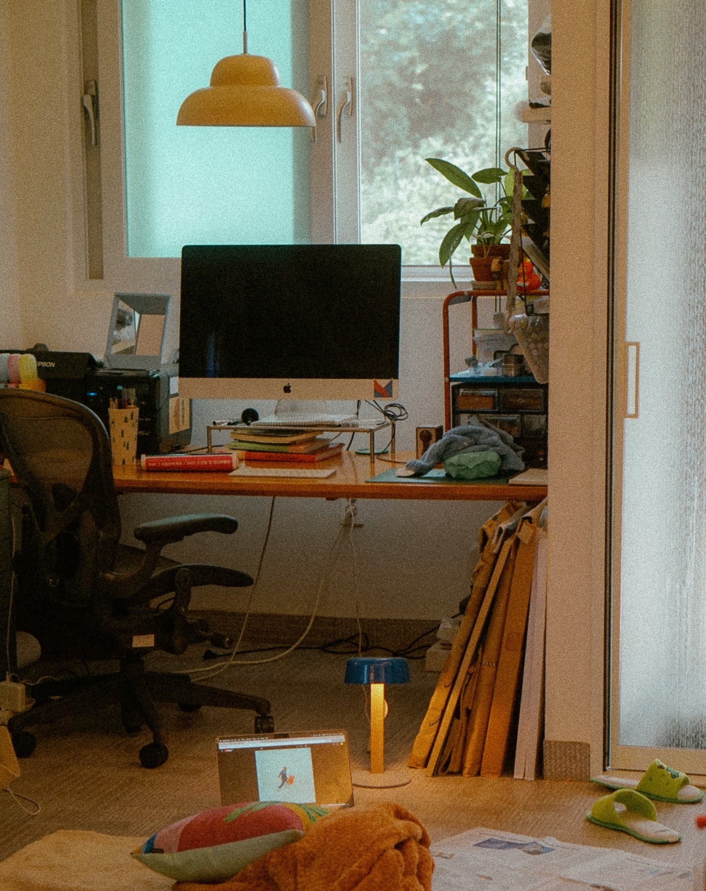 An organised workspace isn’t just about keeping things tidy - it’s about working more efficiently and saving both time and money.
Ensuring your accounting records are tidy means we can process your accounts more quickly, reduce unnecessary delays, and minimise costs.
The more streamlined your financial records, the less time is spent on back-and-forth, allowing us to focus on delivering valuable insights to help your business grow.
To do this, we recommend...
✔ using software like Xero to digitalise your accounting records
✔ electronically storing receipts and purchase invoices with tools like @hellodext or @hubdoc - this means you can dispose of physical paperwork and also give your accountant access to view these super easily
We offer a complete bookkeeping package that ticks all the boxes to keep your records HMRC-compliant. Email or DM us for support 😊
#freelancer #bookkeeping #smallbusinessuk #smallbusiness #womeninbusiness #womeninbusinessuk #ukbusiness #businessowner #businessowners #photographer #copywriter #journalist #designer #coach #businesscoach #mentoring