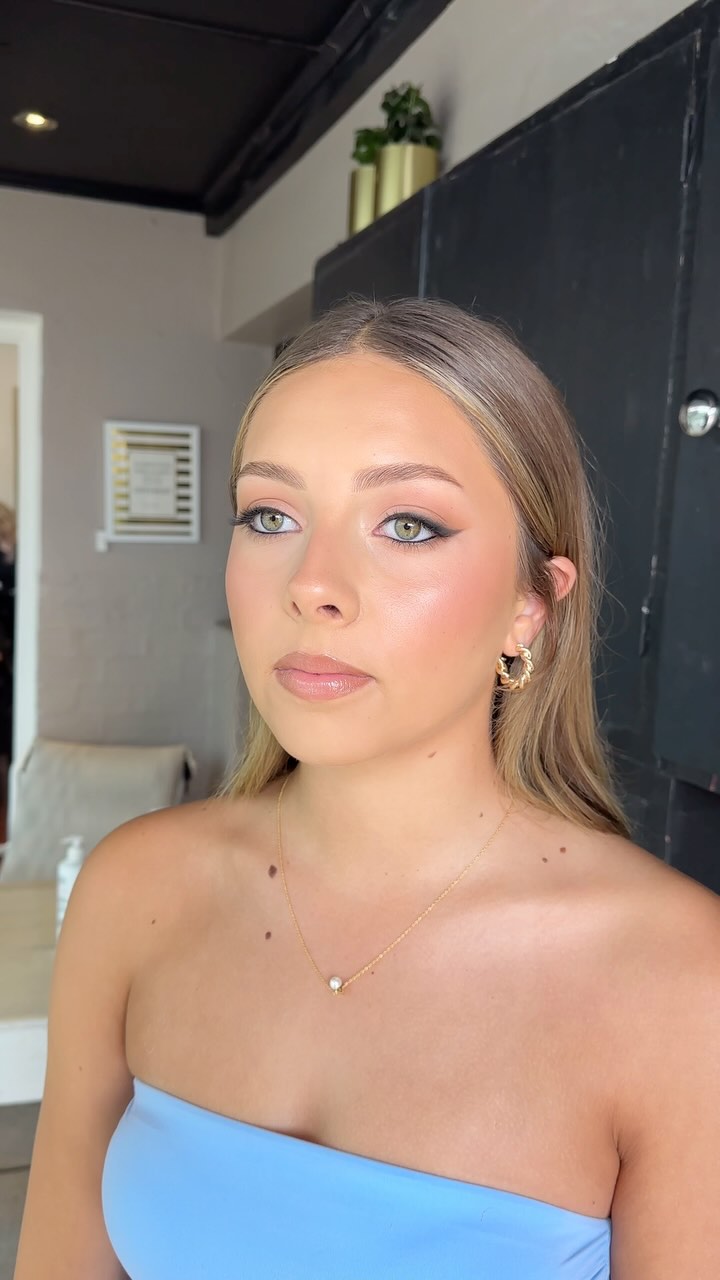 These school ball beauties are something else 💕
#perthmakeup #perthmakeupartist #makeupartistperth #perthmua #naturalmakeup #schoolballmakeupperth