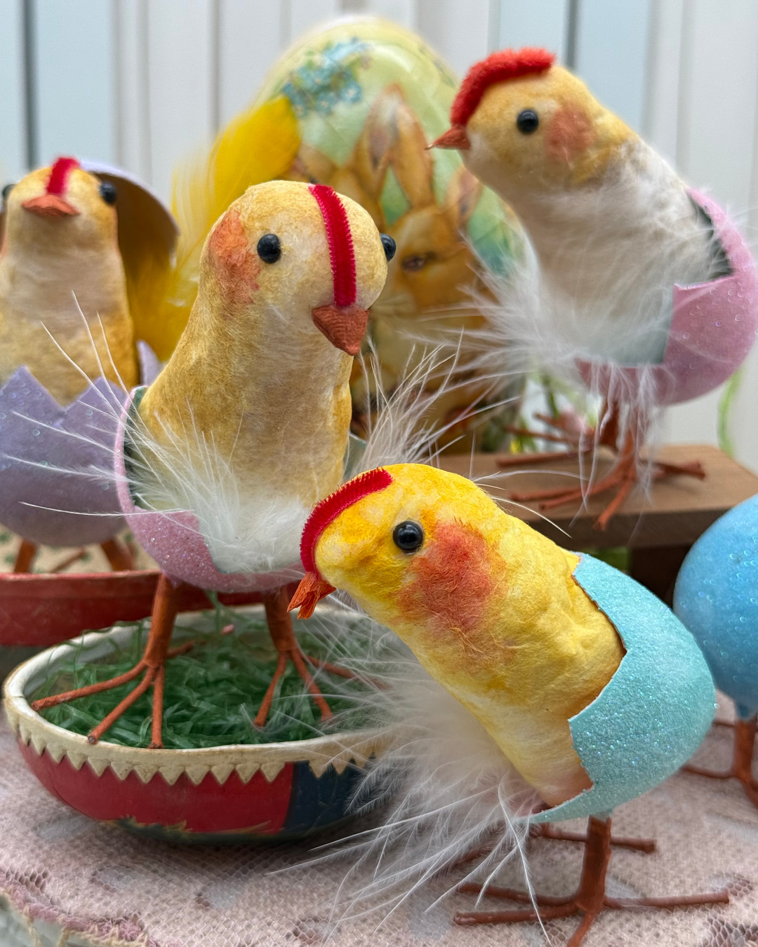 🐥✨ Embrace Spring with charm! Check out these adorable Vintage Inspired Spun Cotton Hatching Chick in Egg, completely handcrafted with love by Jeanette Crooks. A delightful addition to your Easter decor! 🐣💖 Link in Bio #Spuncotton #spuncottoneaster #EasterDecor #HomeDecor #babychick #SpringVibes