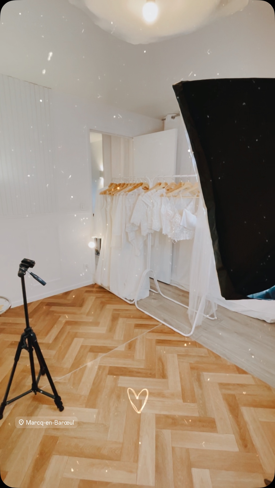 Shooting photo pour nos tenues civiles (ou autre selon vos styles) 📸🌸☀️ #mariagecivil #mariage #locationderobedemariee #achatderobedemariee #Robedemariee #robedemarieesurmesure #shootingphoto #mannequin #copines @lepanouie.lille