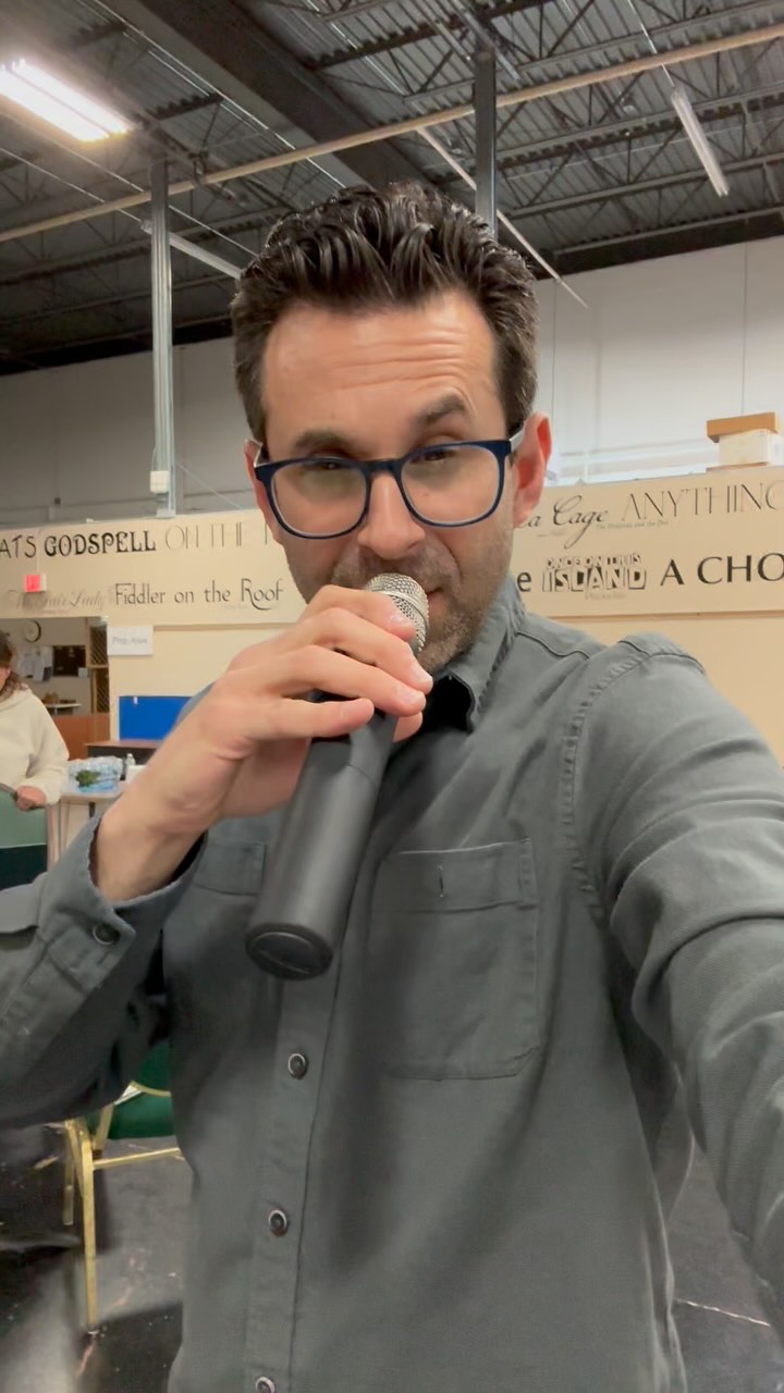 It has been an amazing three days in Chicago rehearsing with @artistsloungelive as we gear up for our sold out shows next week of “Hello Again: Eric Gutman Sings Neil Diamond”.
Today I finally got to hear the full band as we blasted through all 21 songs in the show and THEY. ARE. AMAZING. Seriously folks, don’t come to see me. Come and watch these pros kill it on stage!
This is just a little taste of one of the quieter songs in the show.
#NeilDiamond #helloagain #tributeconcert #neildiamondtribute #artistsloungelive
