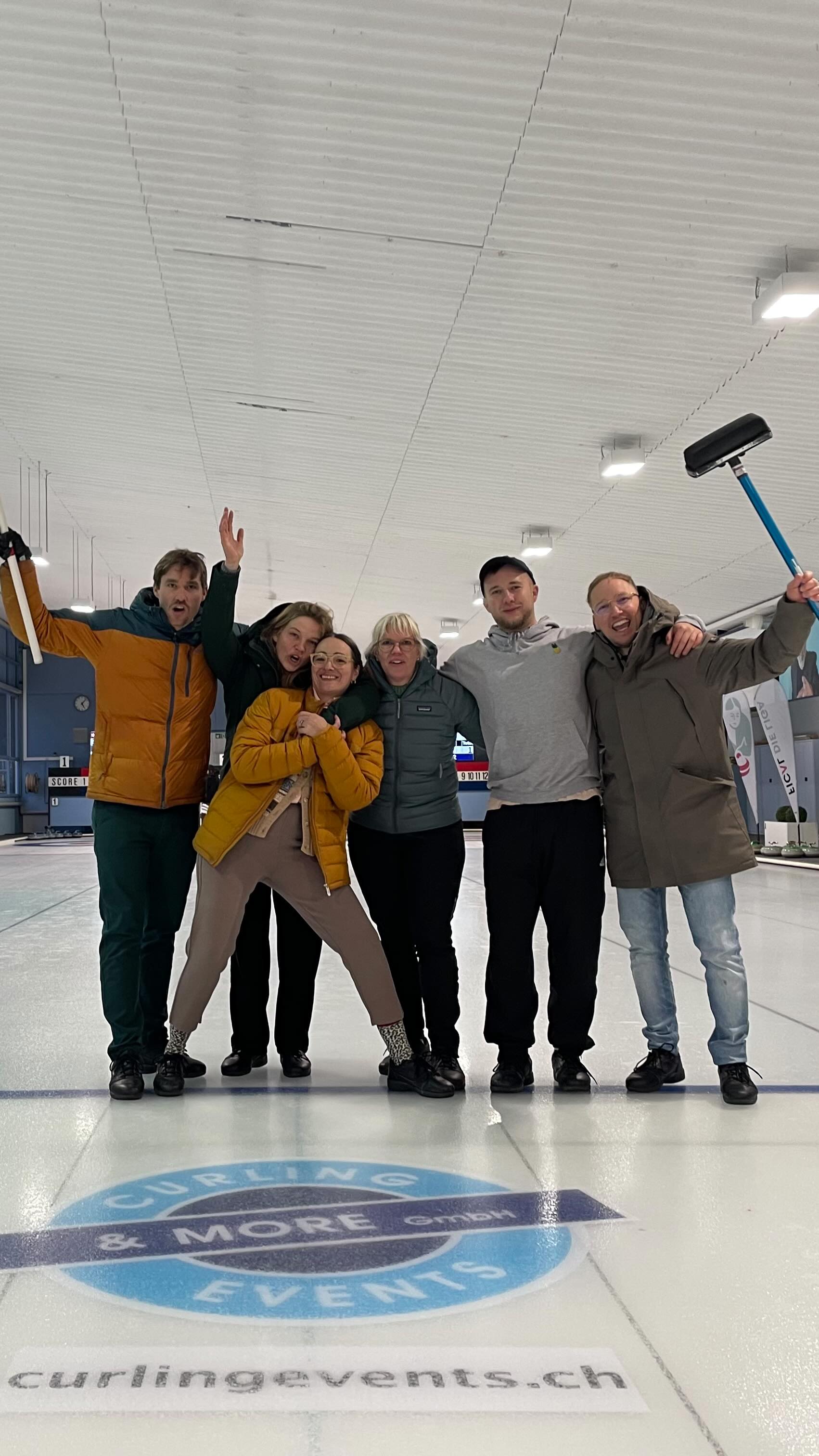 Wir hatten einen tollen Teamausflug mit Euch und haben einen kleinen Einblick erstellt. Wir hoffen, dass er Euch gefällt.
Ein grosses Dankeschön an Euch alle für die wunderbare Arbeit, welche Ihr immer leistet sowie die Konstanz in unserem Team. Wir freuen uns, Euch weiterhin in unserer Praxis zu haben und schöne Momente mit Euch zu erleben. 🙏🏼 #physioteamhorgen#physicaltherapy #physioteam#sportsphysio#horgen#zürich#dontforgettotrain#teamausflug#bestteamever#physio#ausflug#welovephysio#
