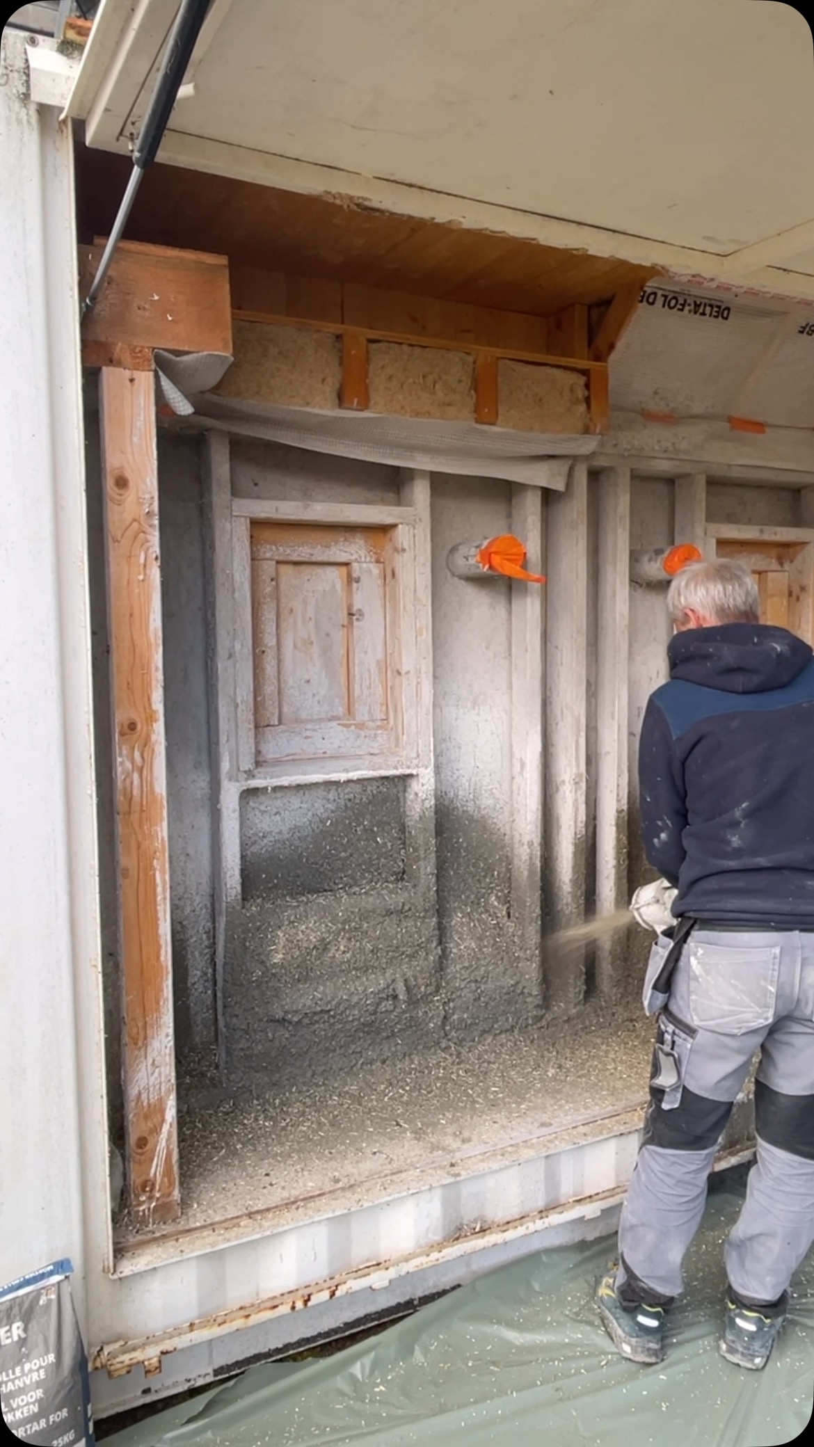 Démo de projection de béton de chanvre
#chauxchanvre # betondechanvre #plainedestrees #hautsdefrance #oise #cclvd #chanvre #chenevotte #renovation #isolation #materiauxbiosourcés #materiauxnaturels #construction